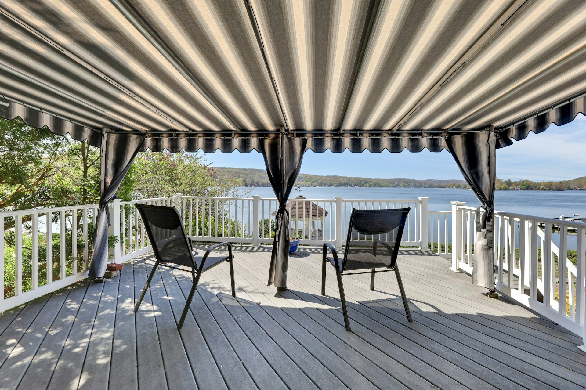 50 Shore Trail 
