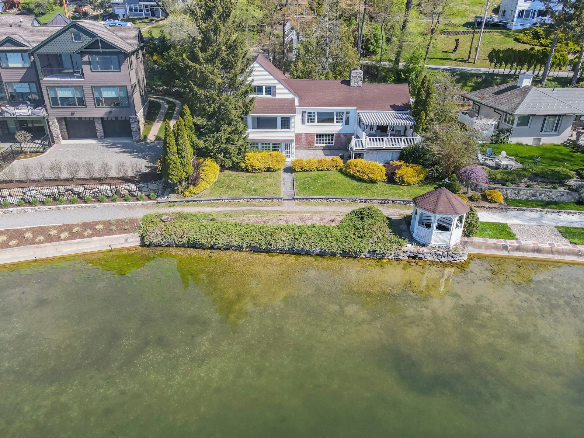 50 Shore Trail 