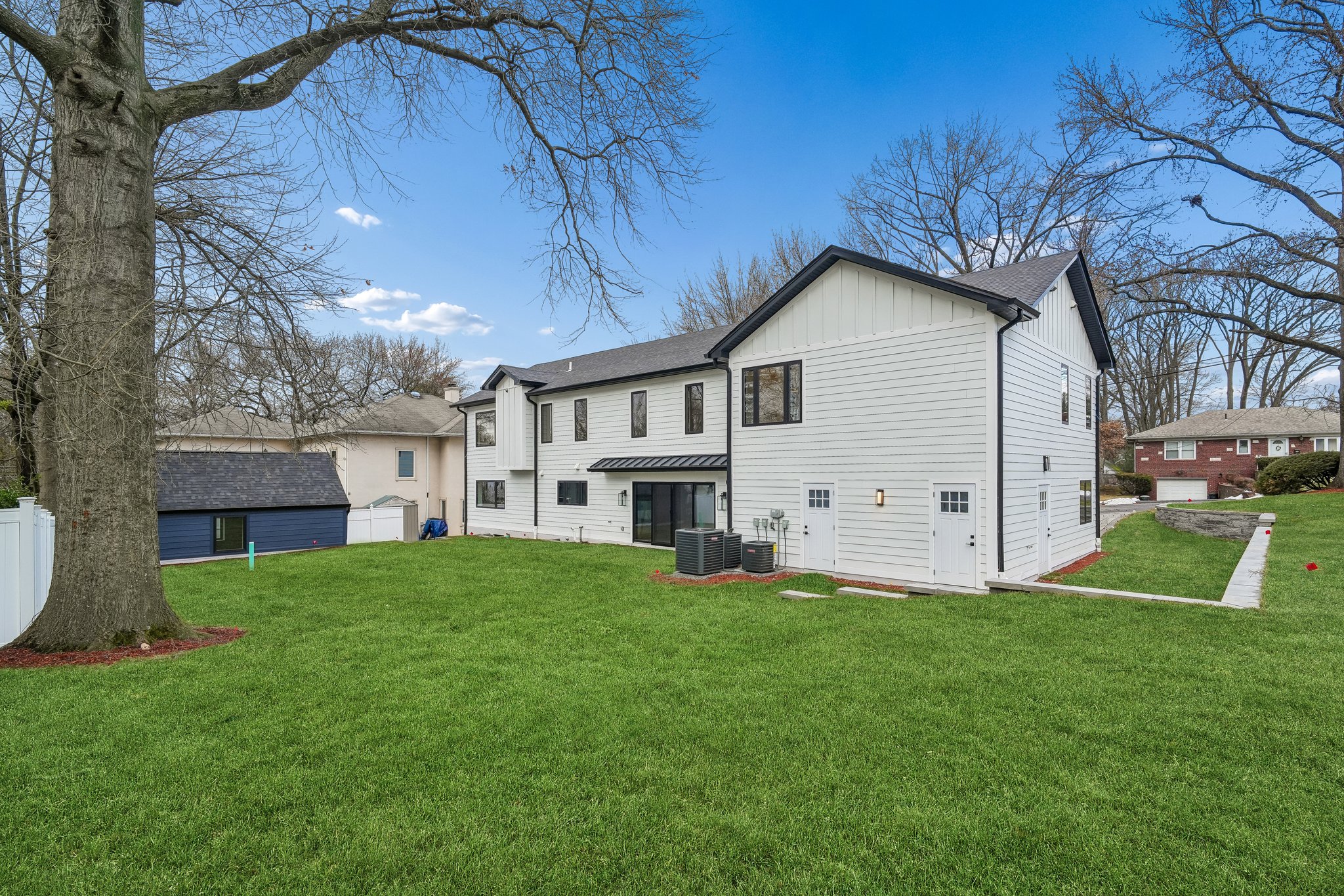 292 Magnolia Avenue 