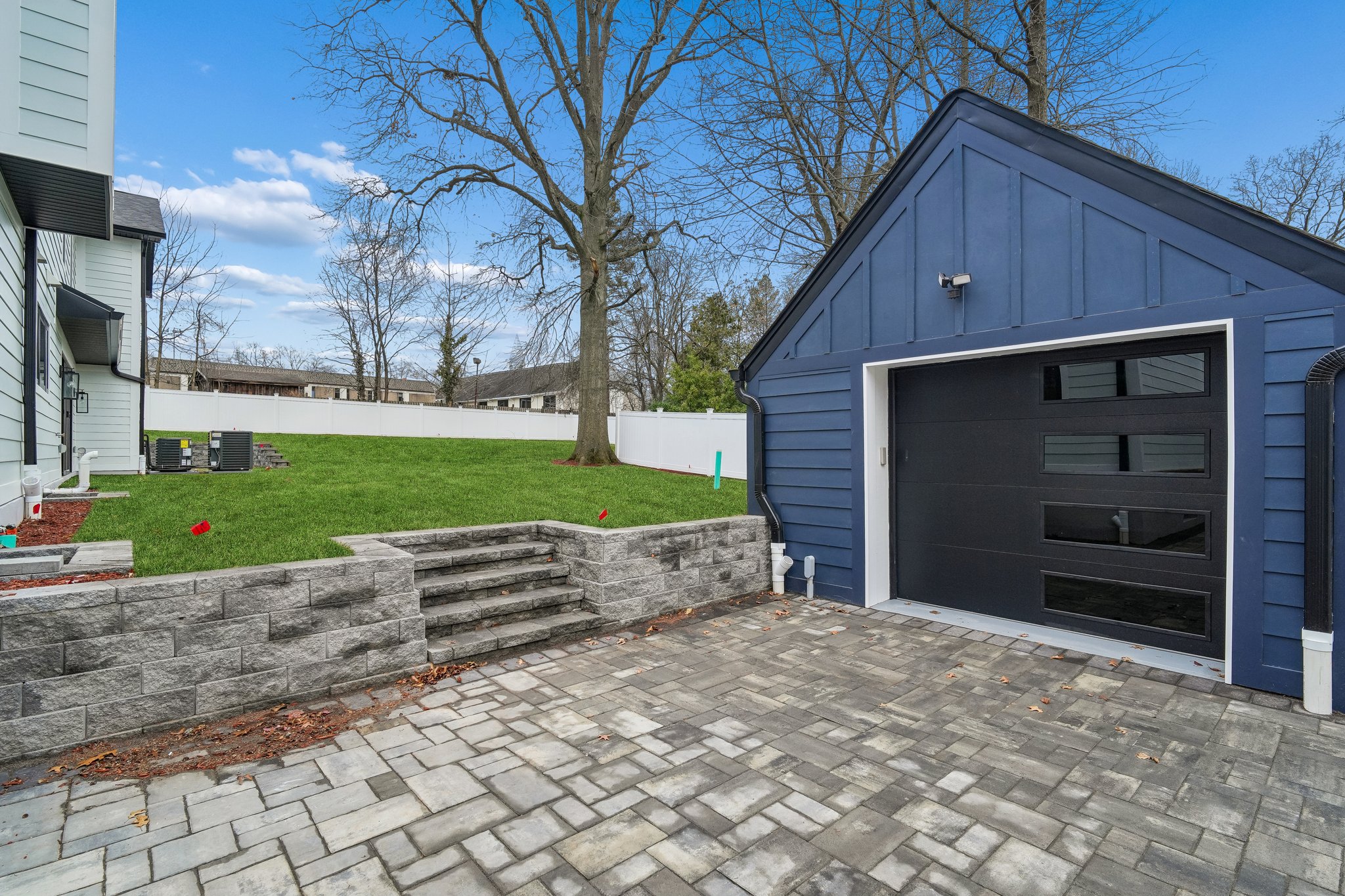 292 Magnolia Avenue 