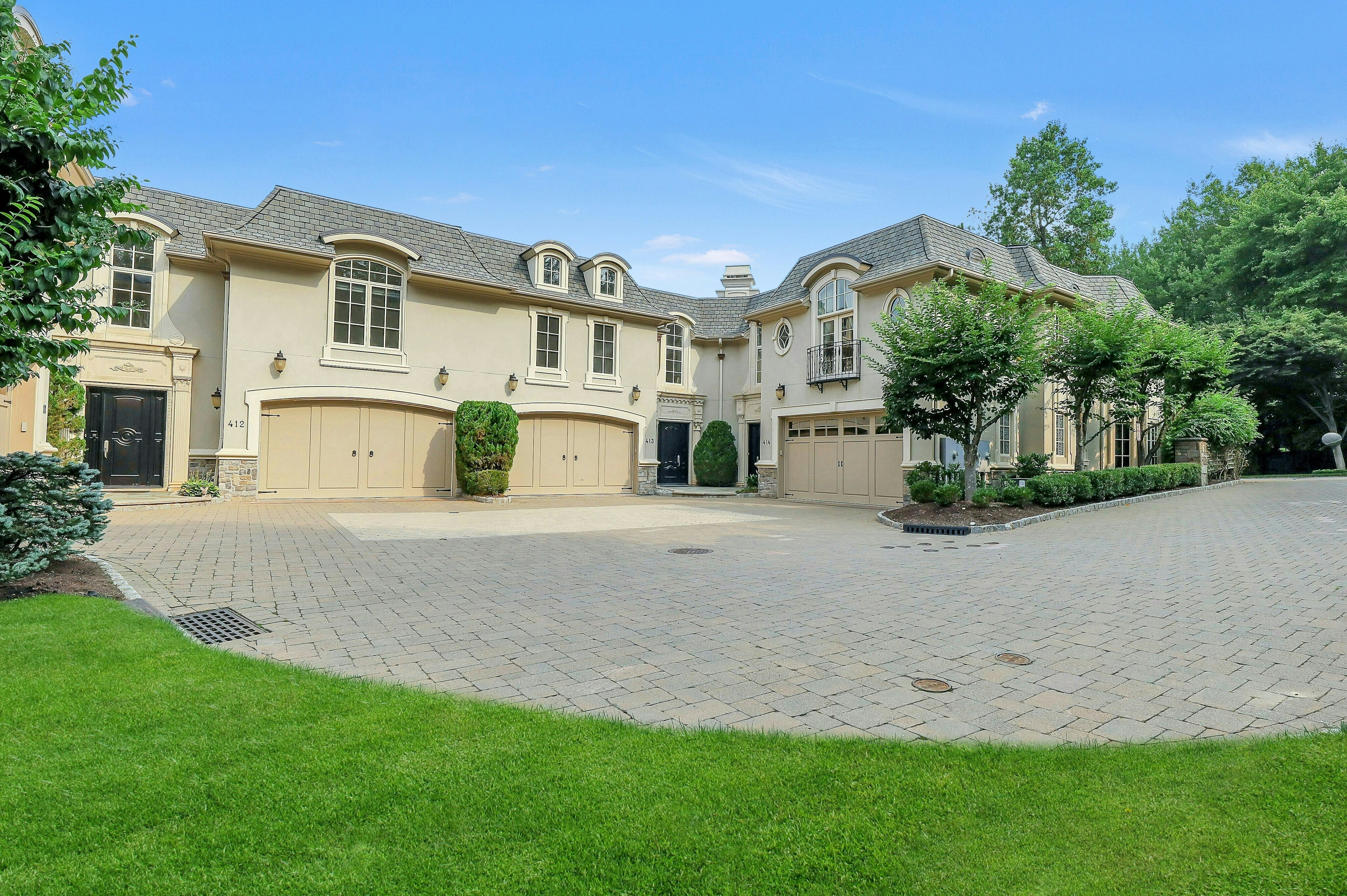 414 Bellaire Drive 