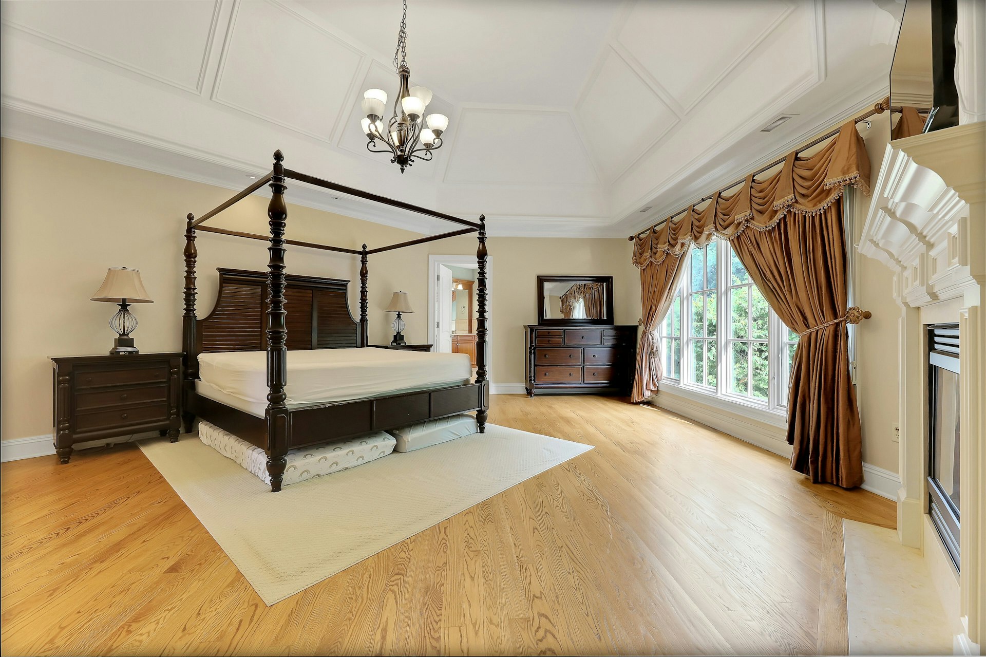414 Bellaire Drive 