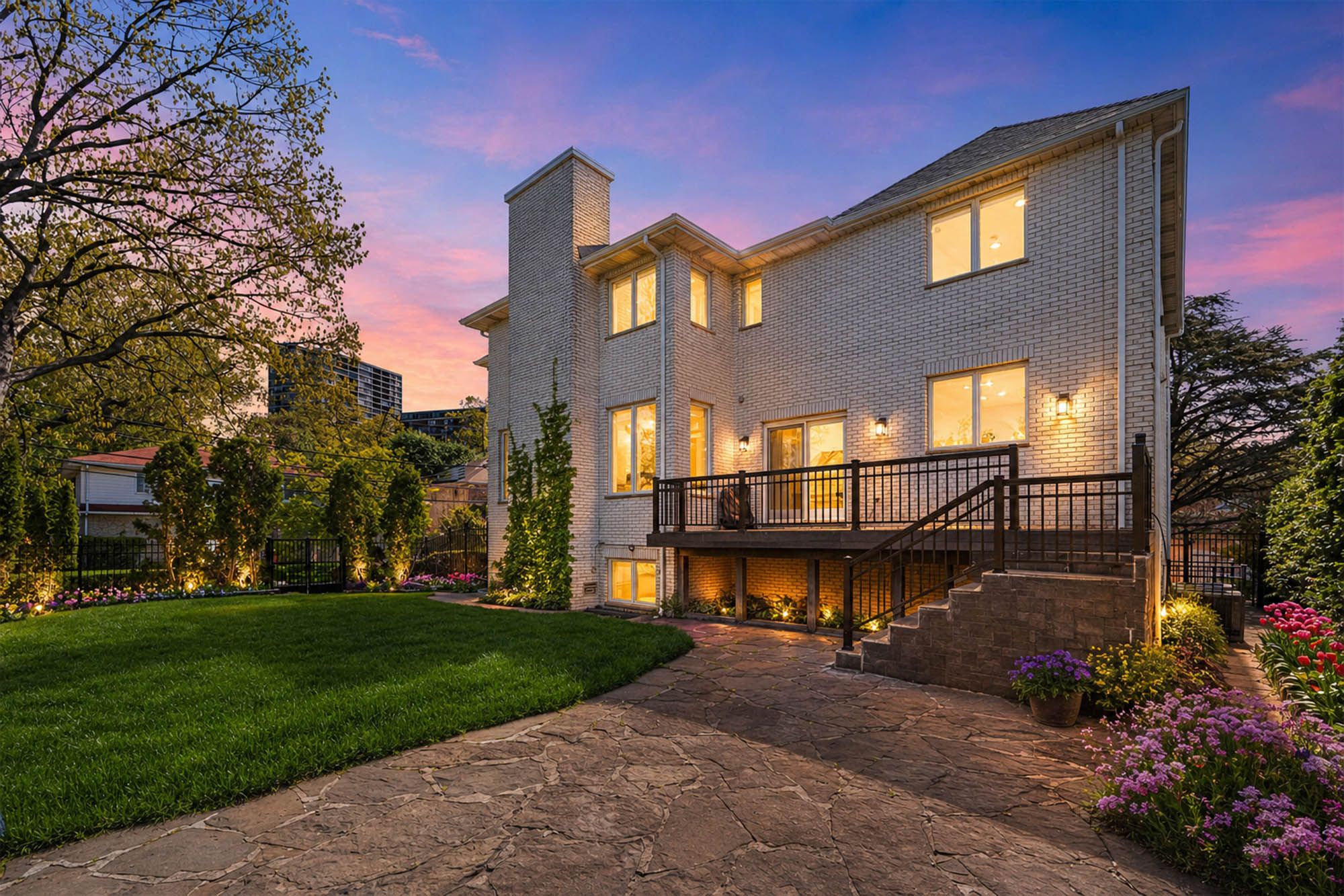 1221 Fairmount Place