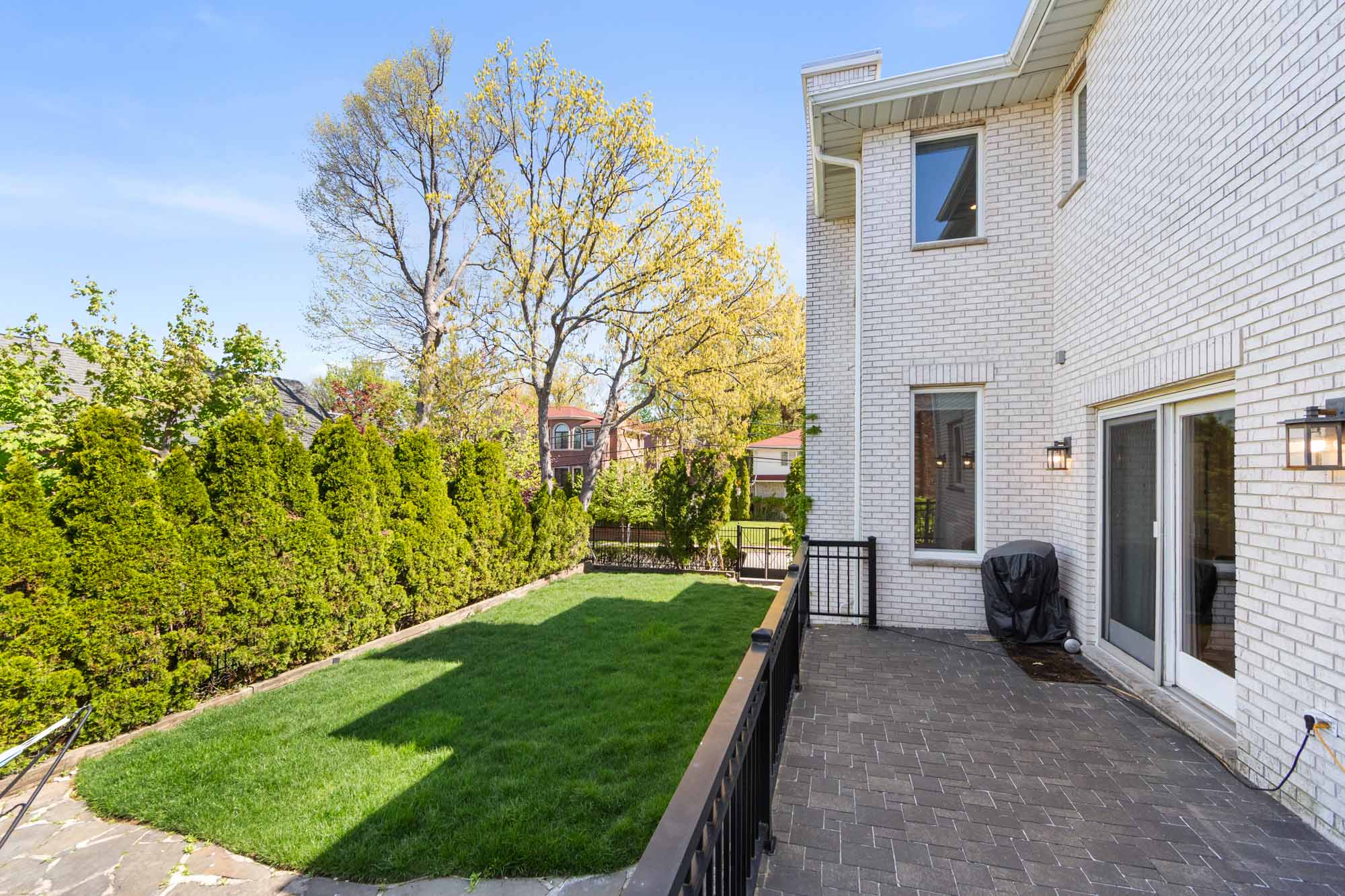 1221 Fairmount Place