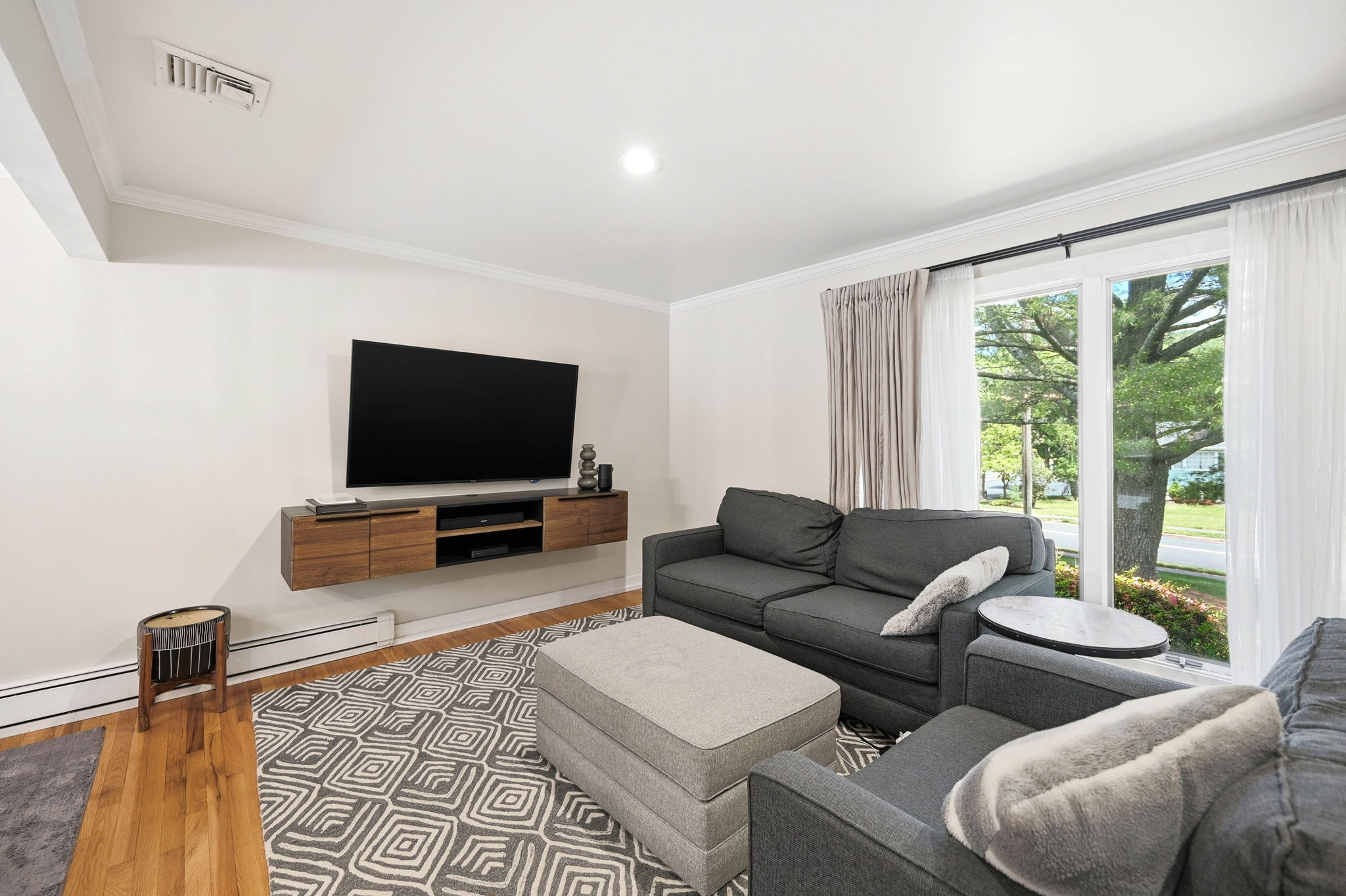 4 Ackerman Street 