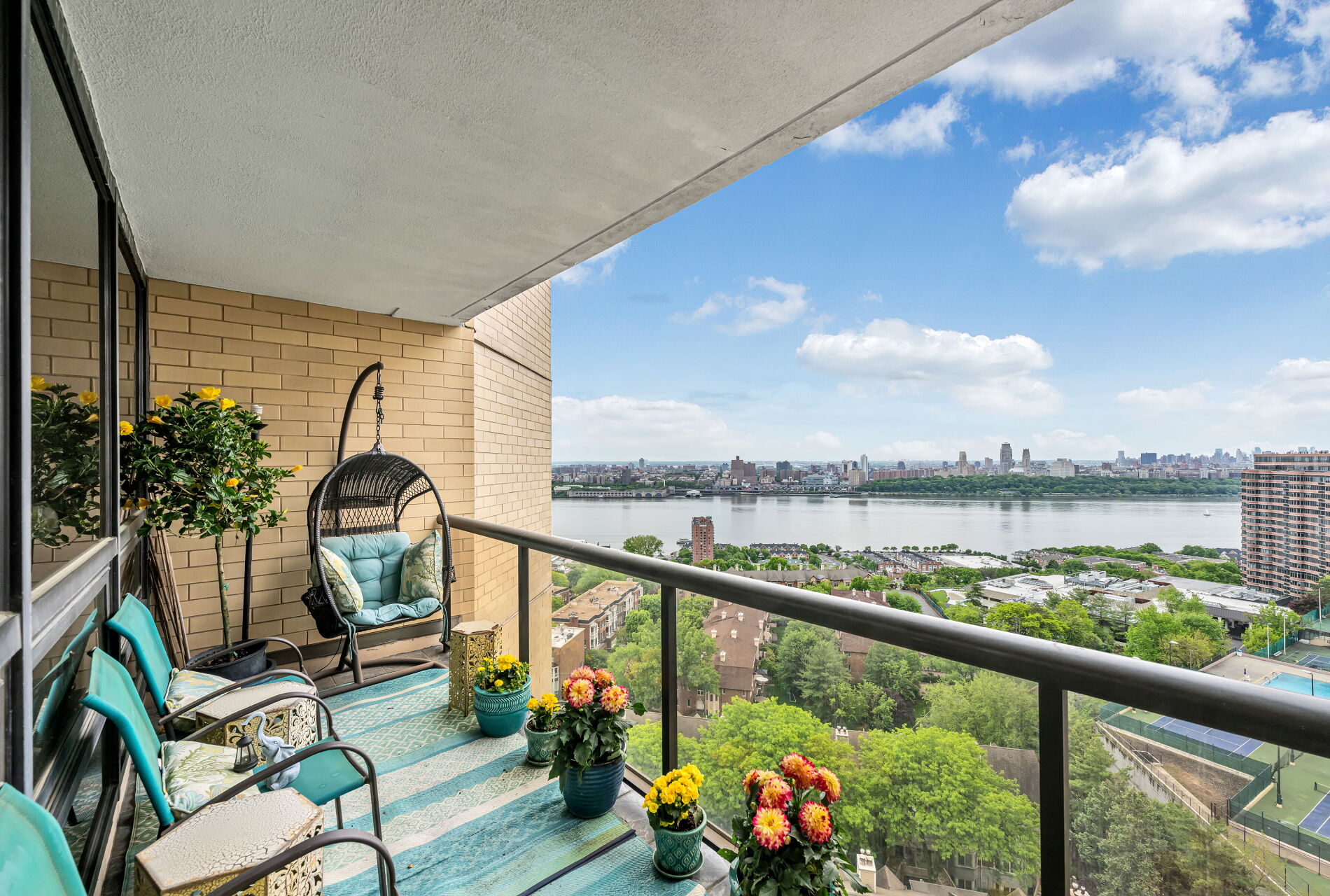800 Palisade Avenue #1701