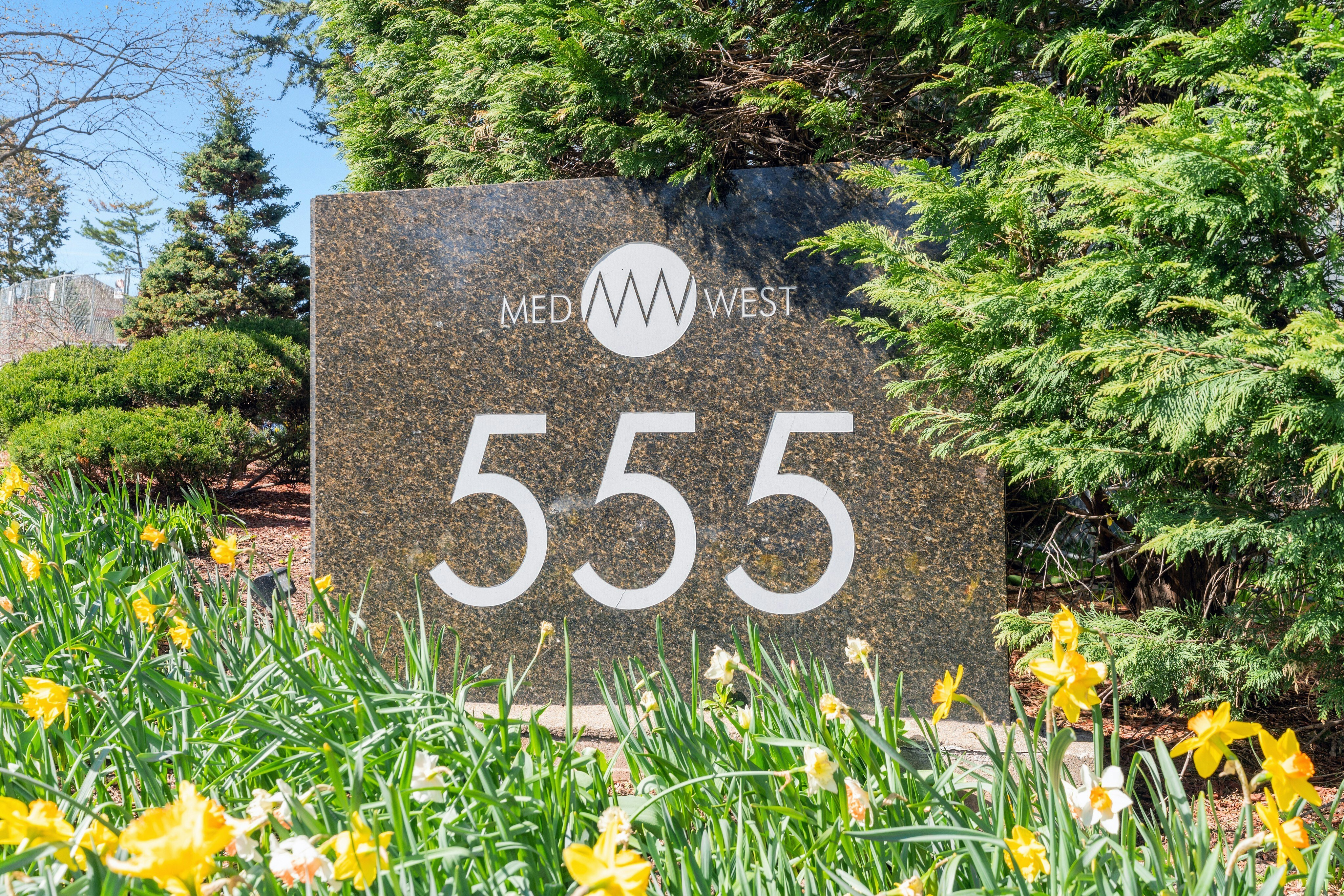 555 North Avenue #1V