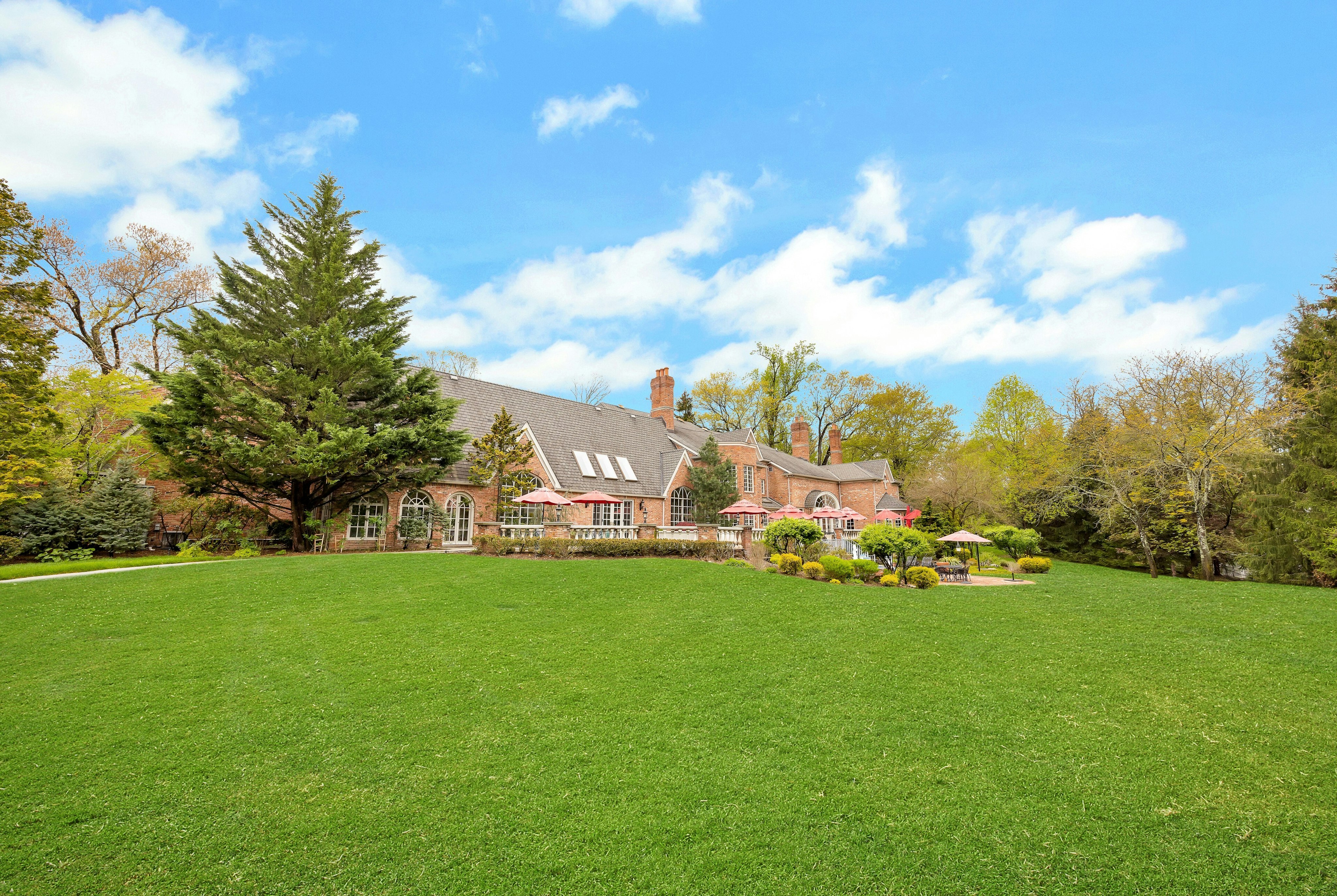 1055 High Mountain Road 