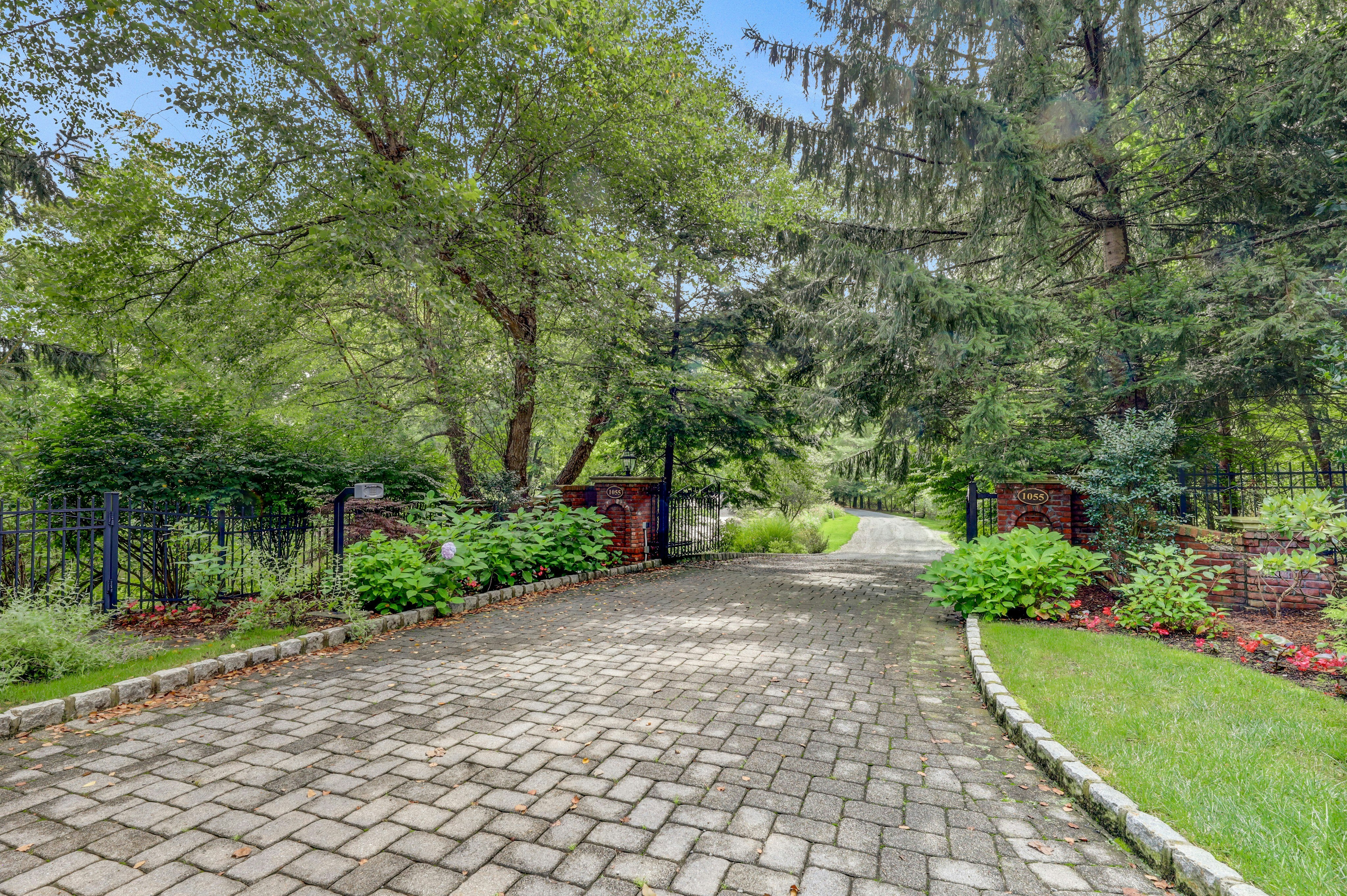 1055 High Mountain Road 