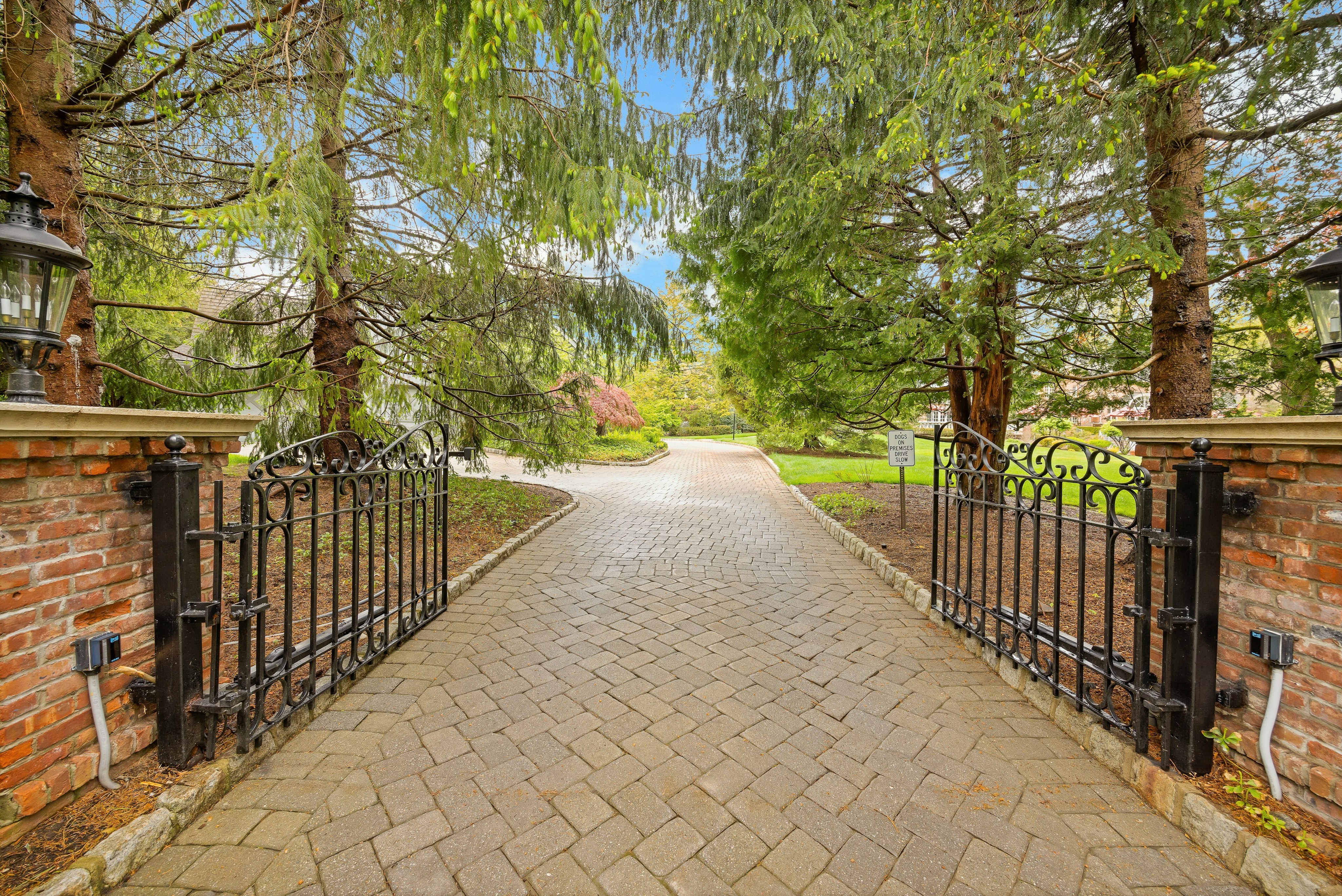 1055 High Mountain Road 