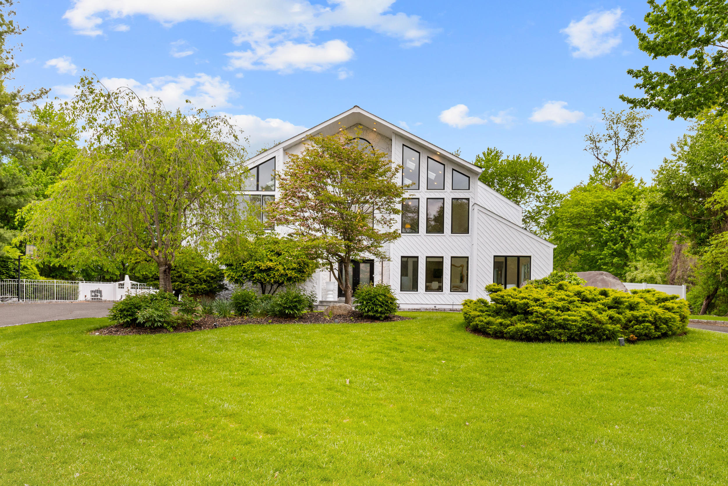 81 Greenwoods Road