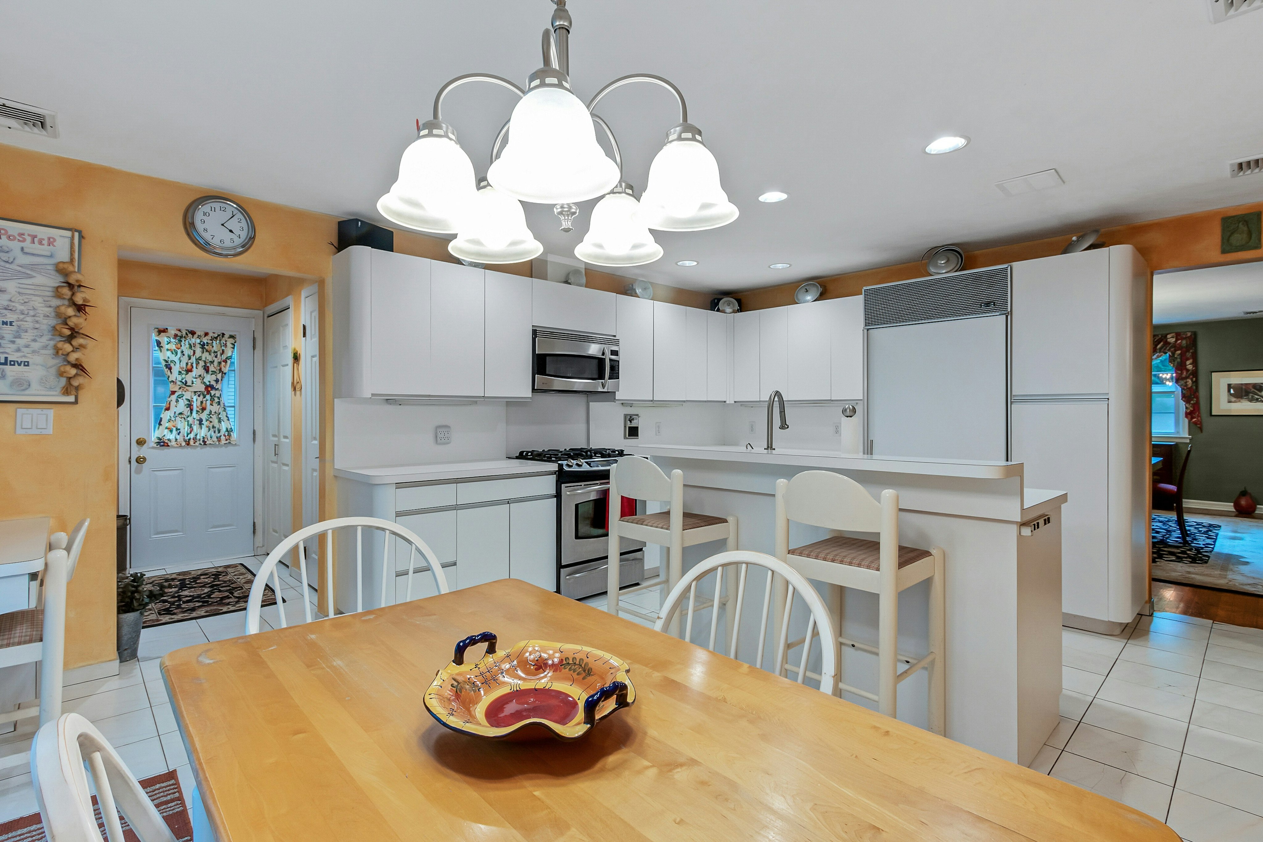 15 Colonial Road 