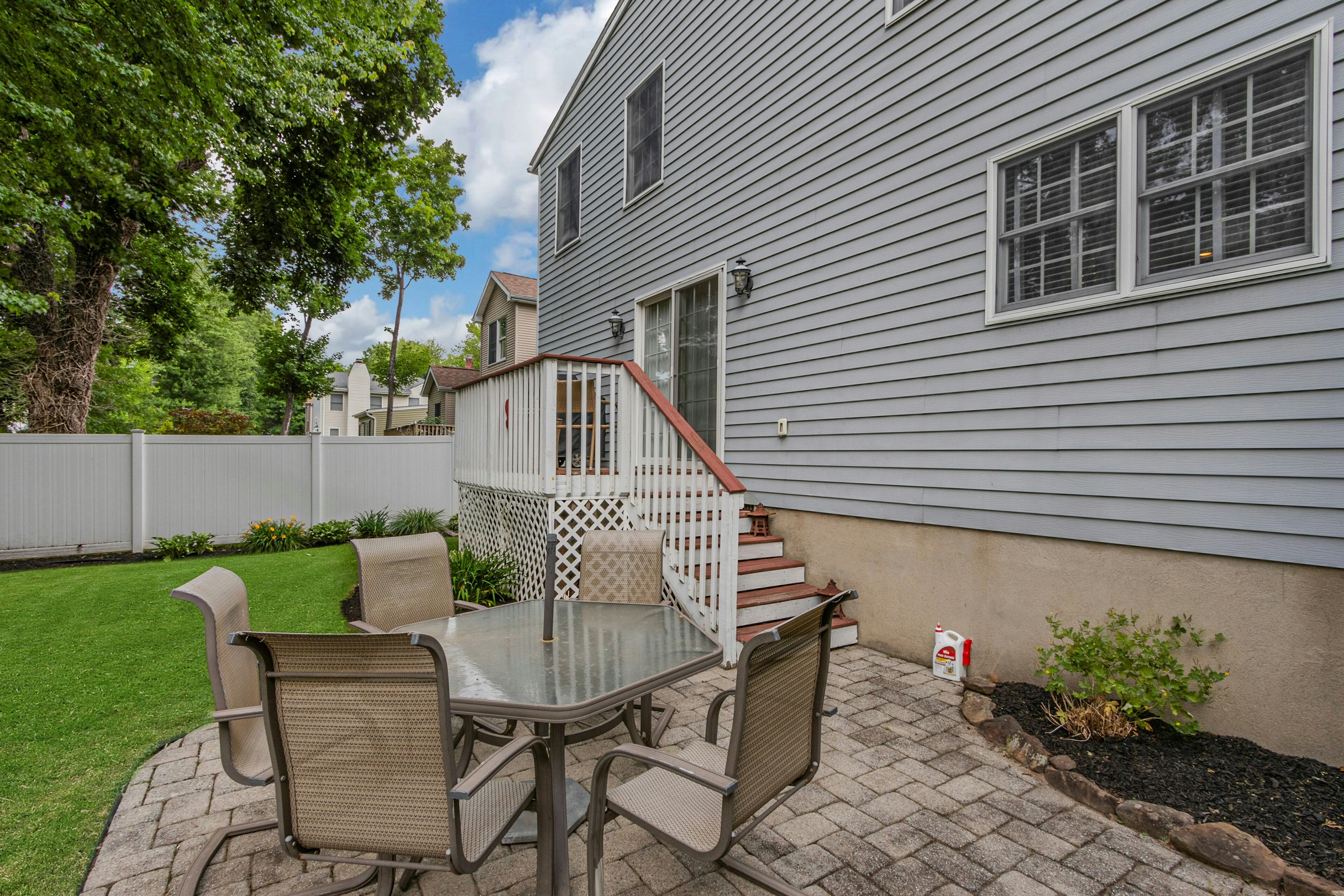 15 Colonial Road 