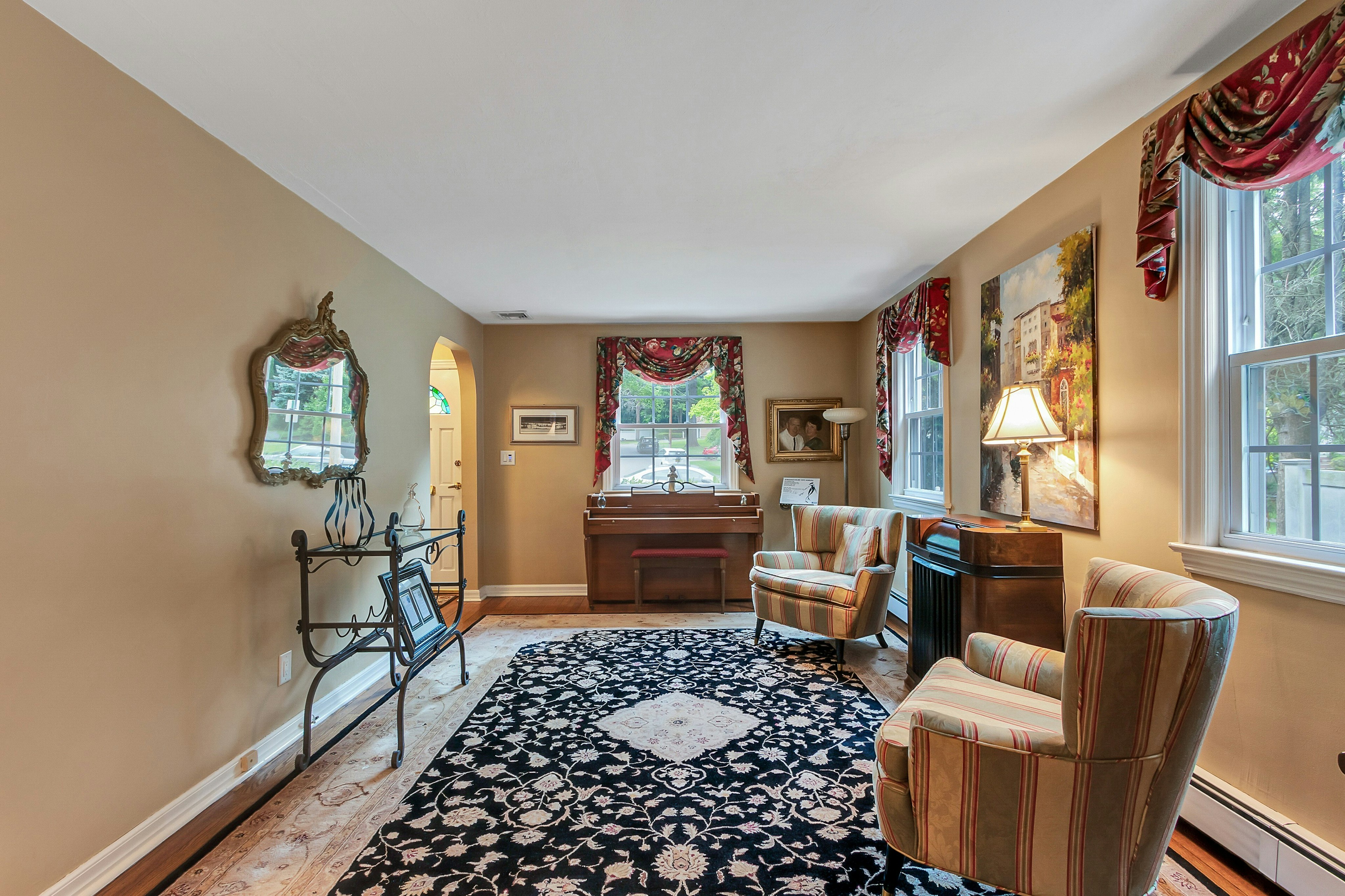 15 Colonial Road 
