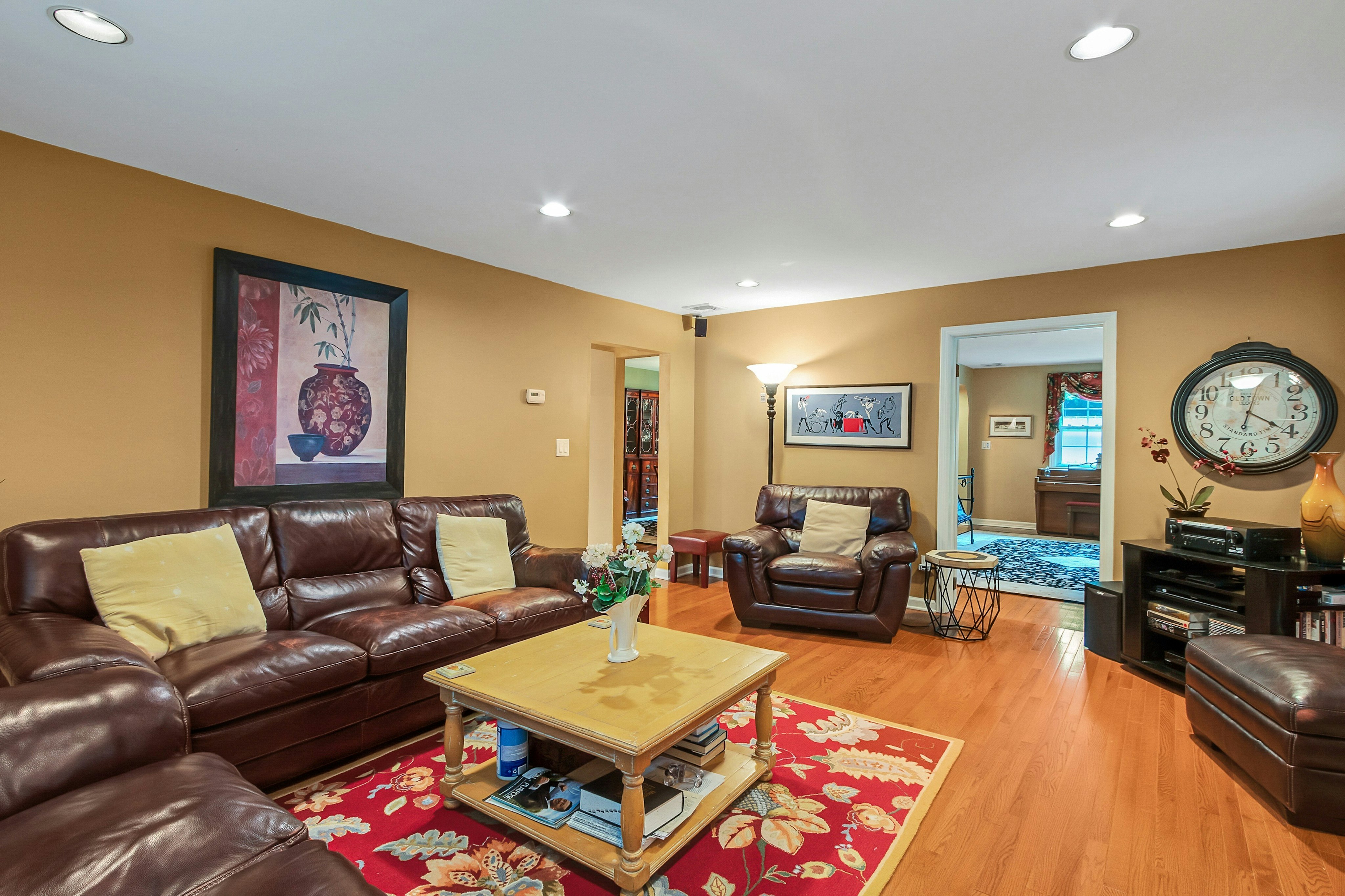 15 Colonial Road 