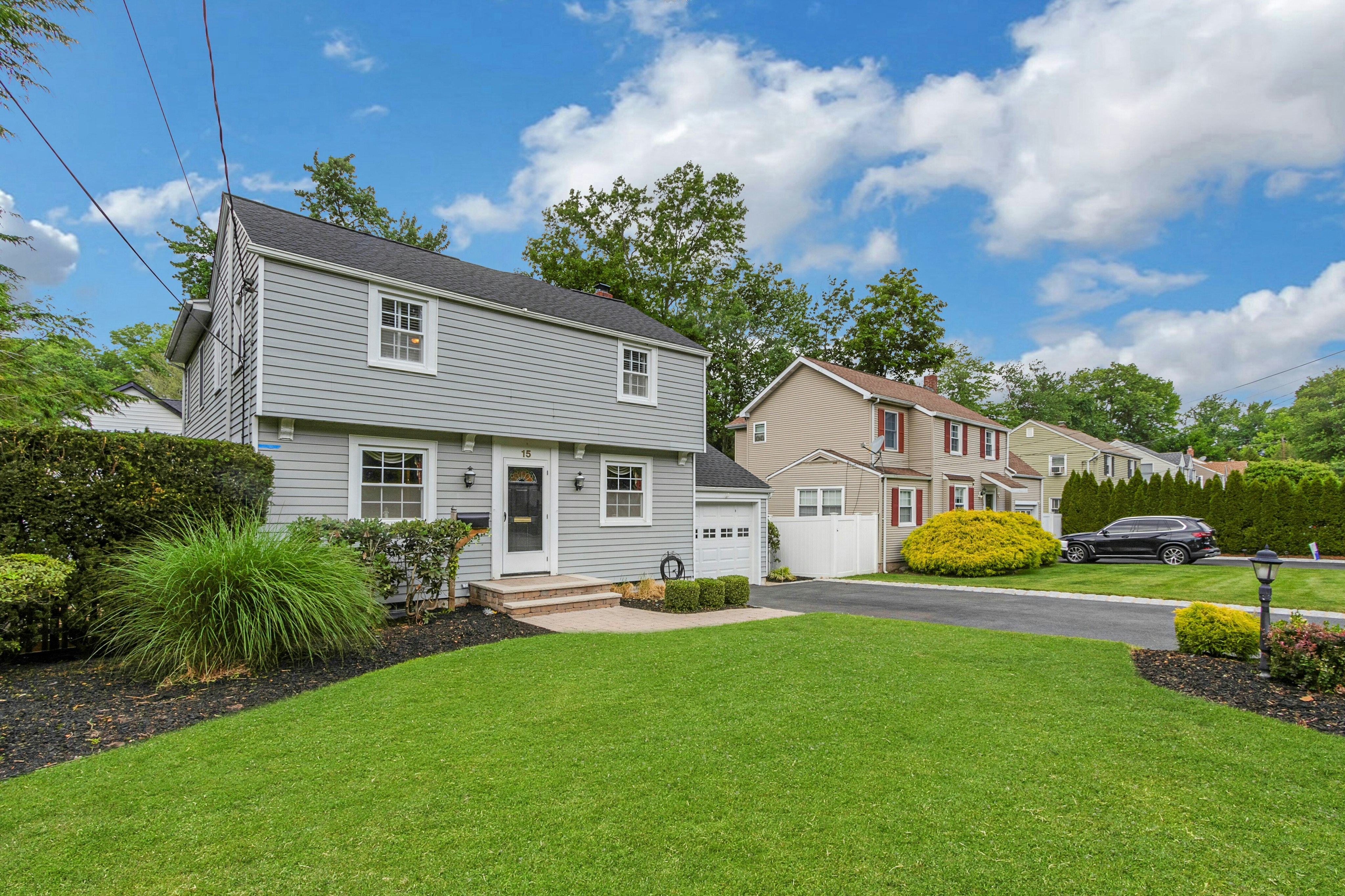 15 Colonial Road 