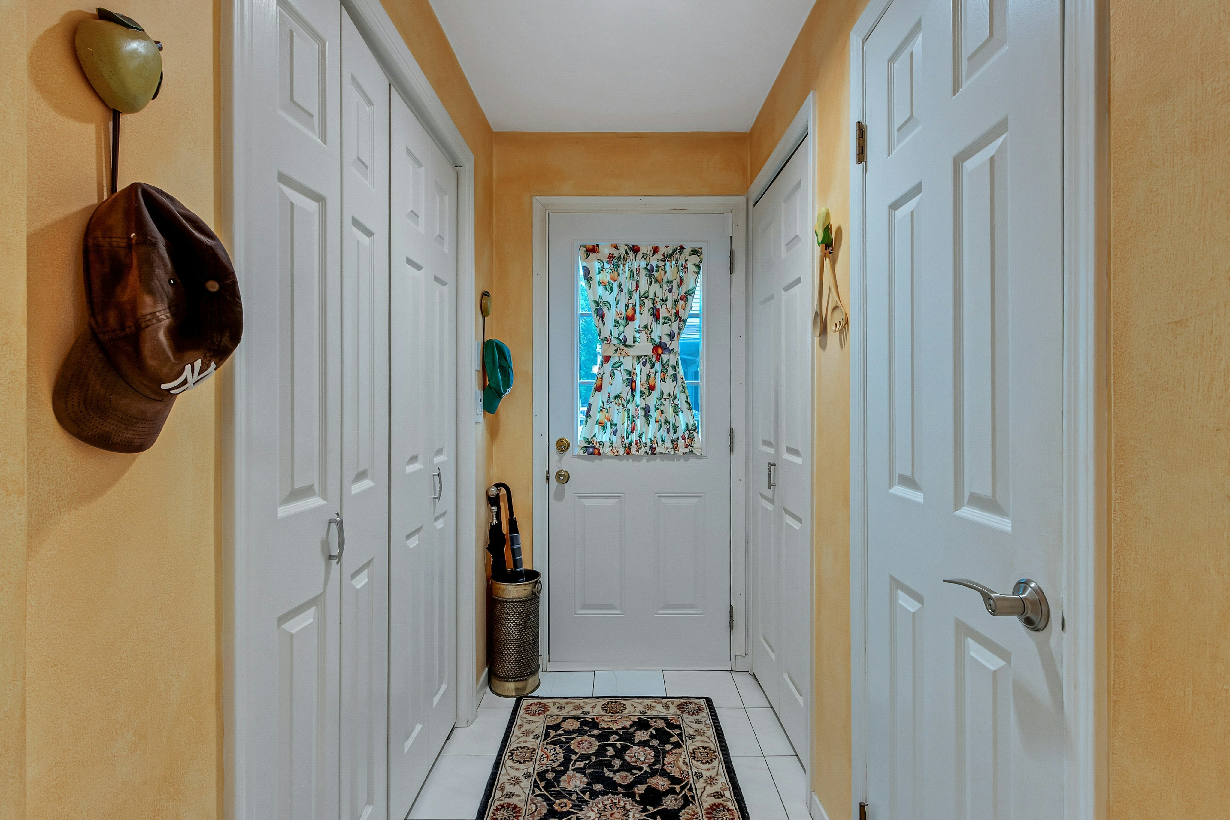 15 Colonial Road 