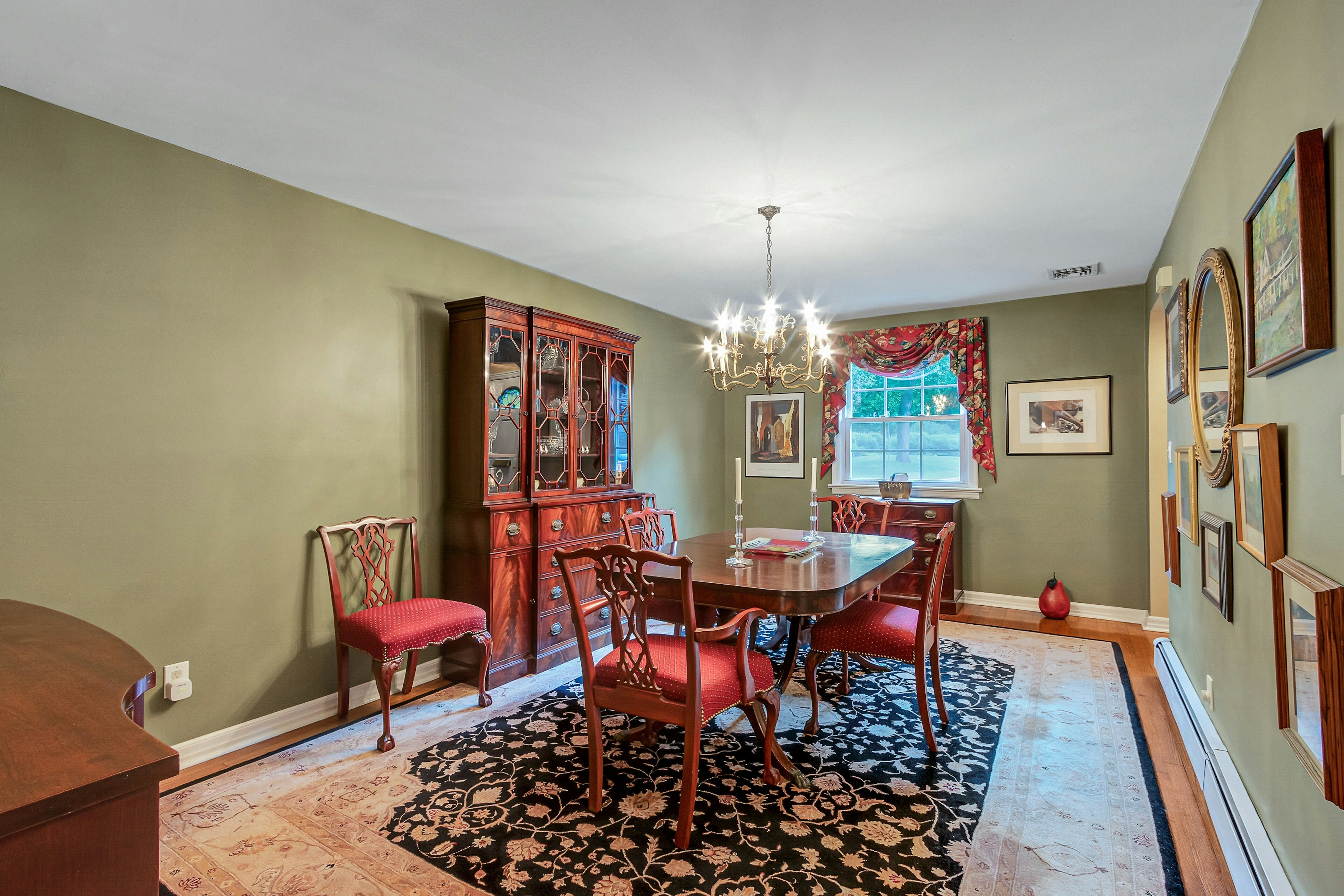 15 Colonial Road 
