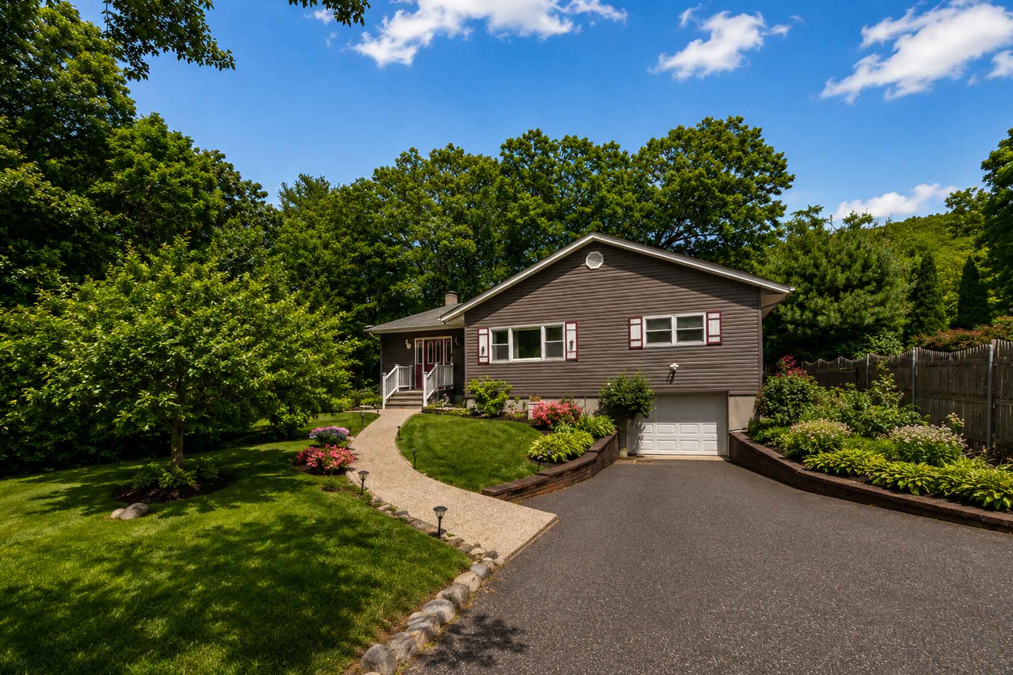 135 Skyline Lakes Drive 