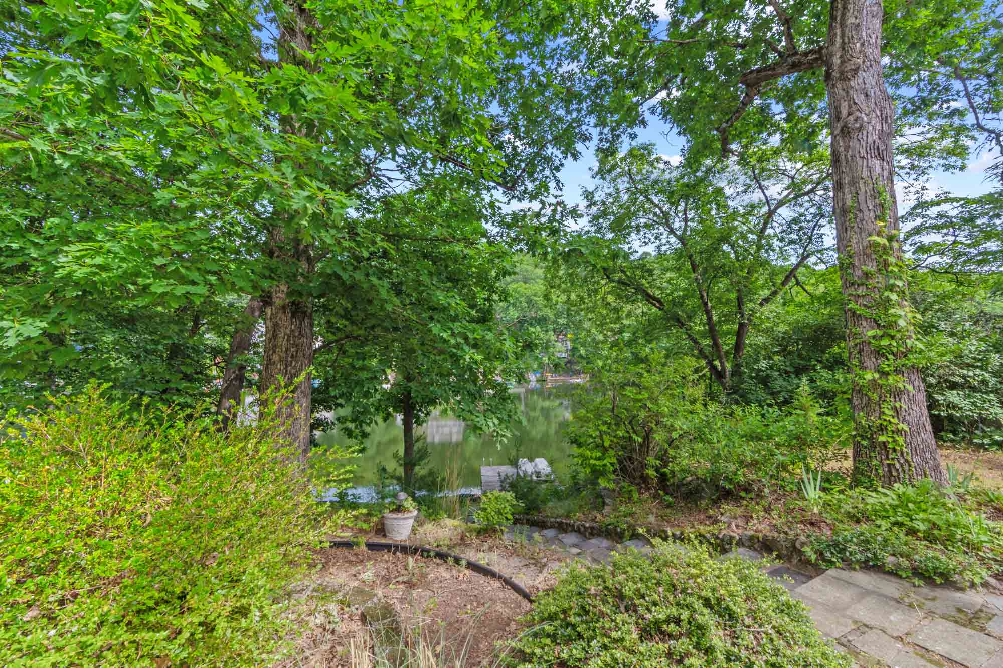 135 Skyline Lakes Drive 