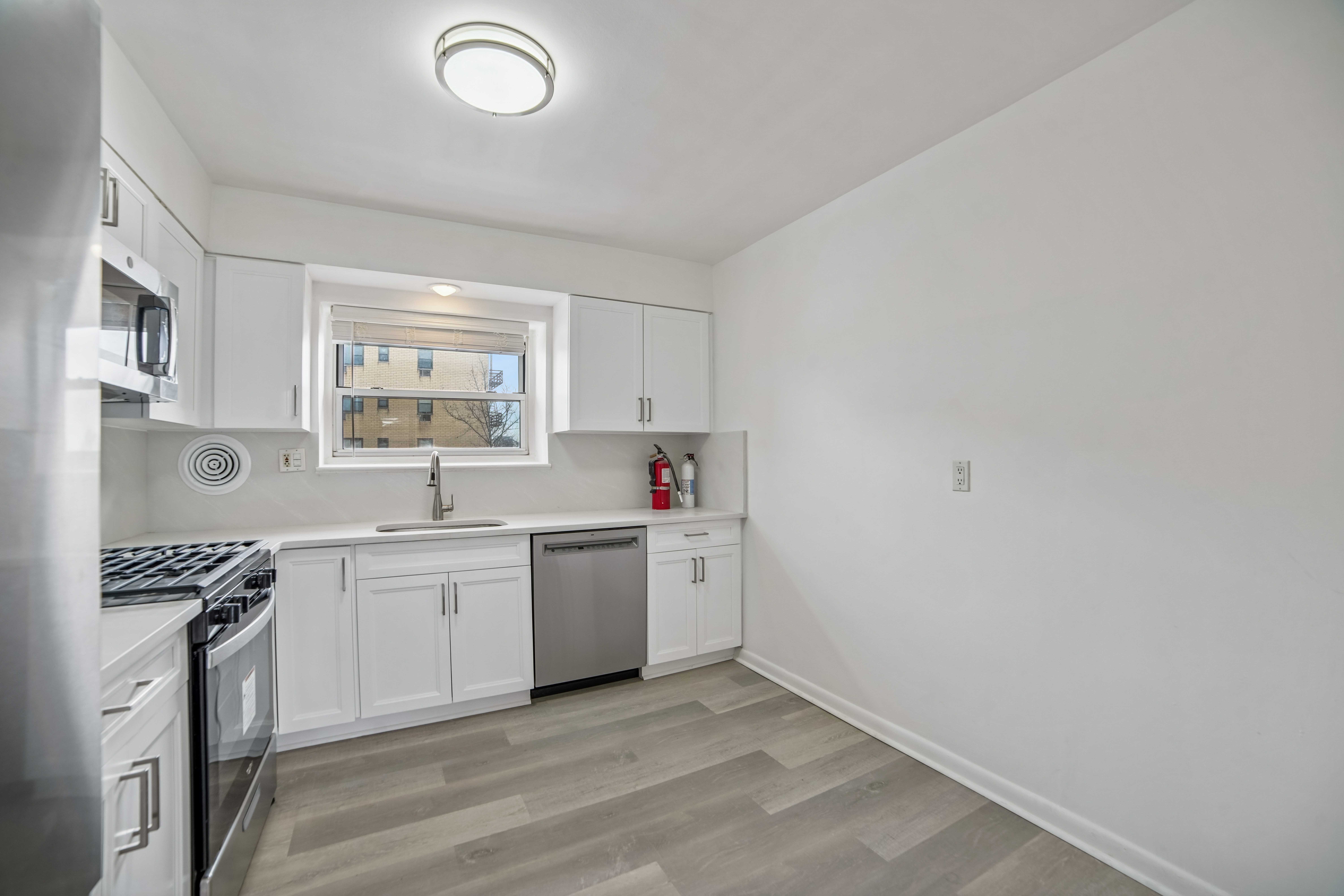 2430 8th Street Unit# 5B