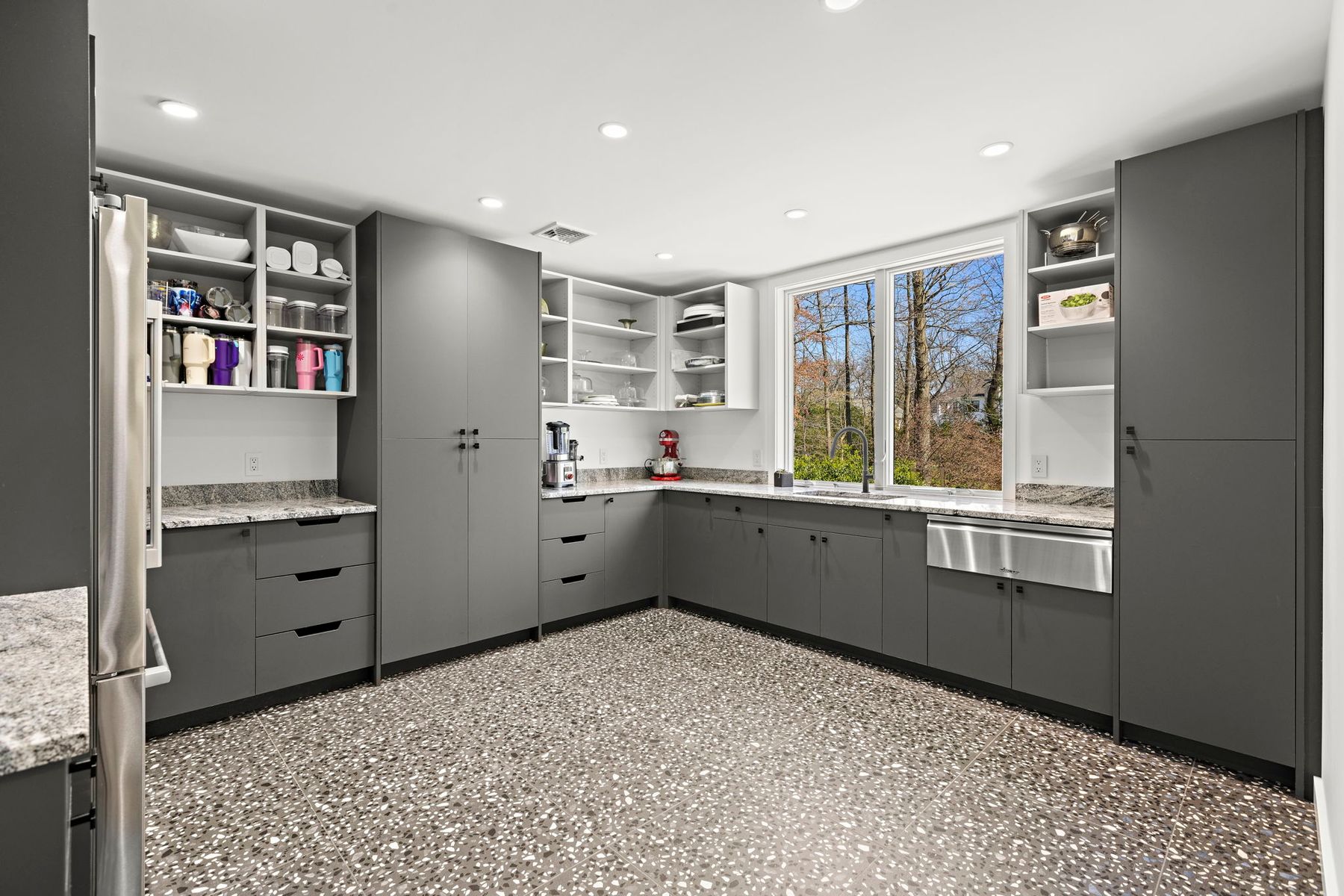 425 Highview