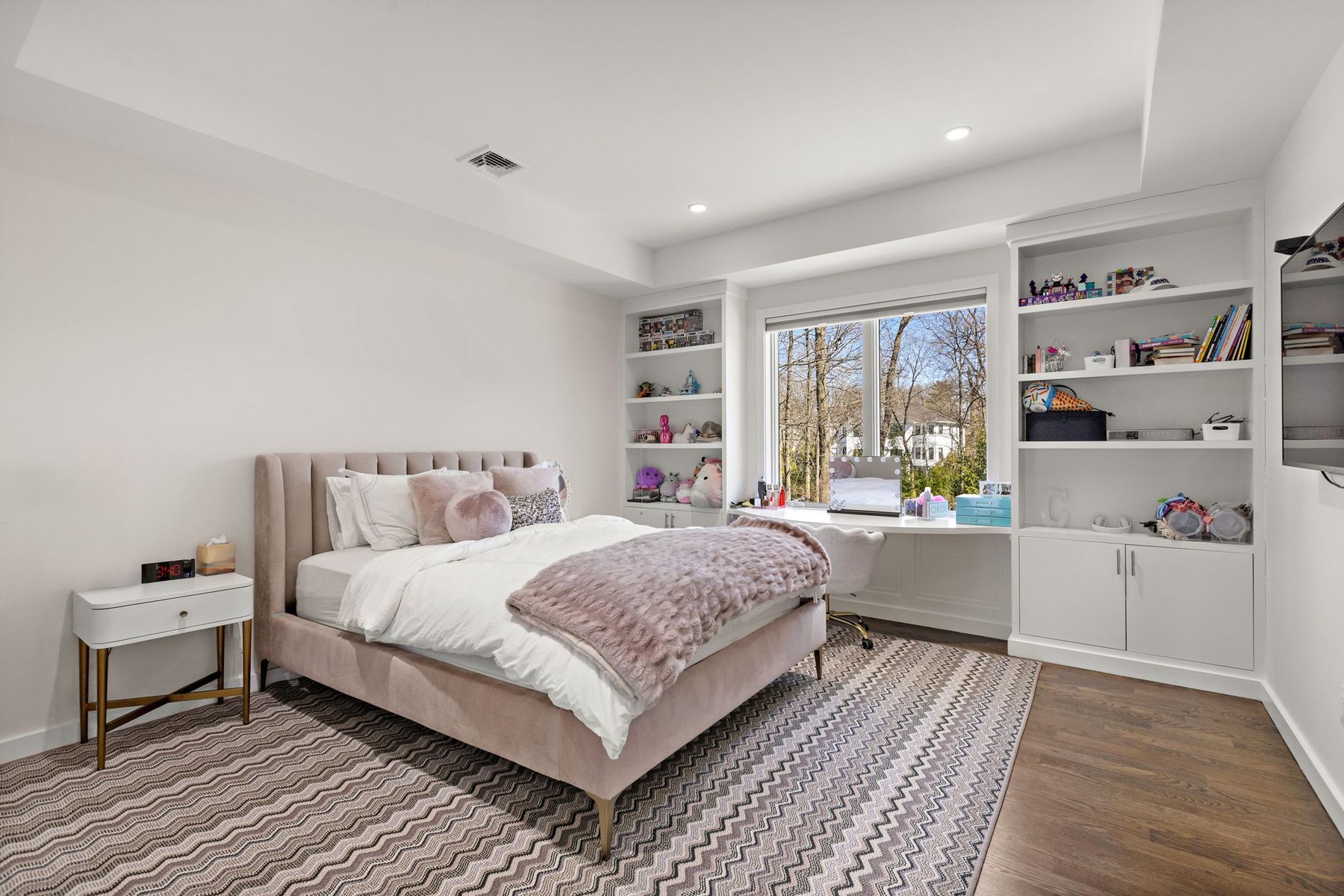 425 Highview