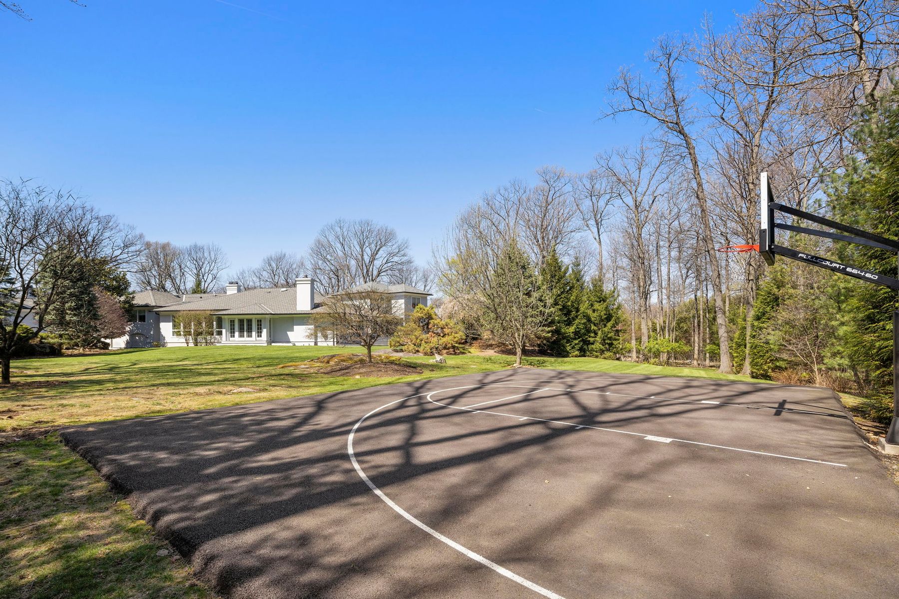 425 Highview