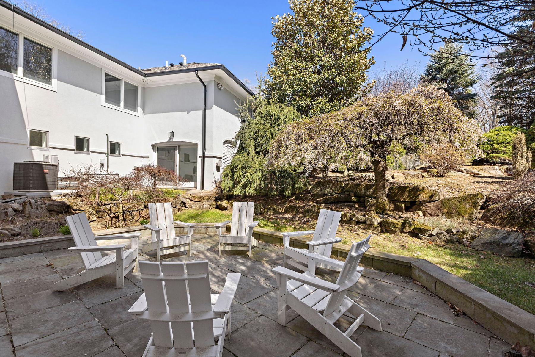 425 Highview