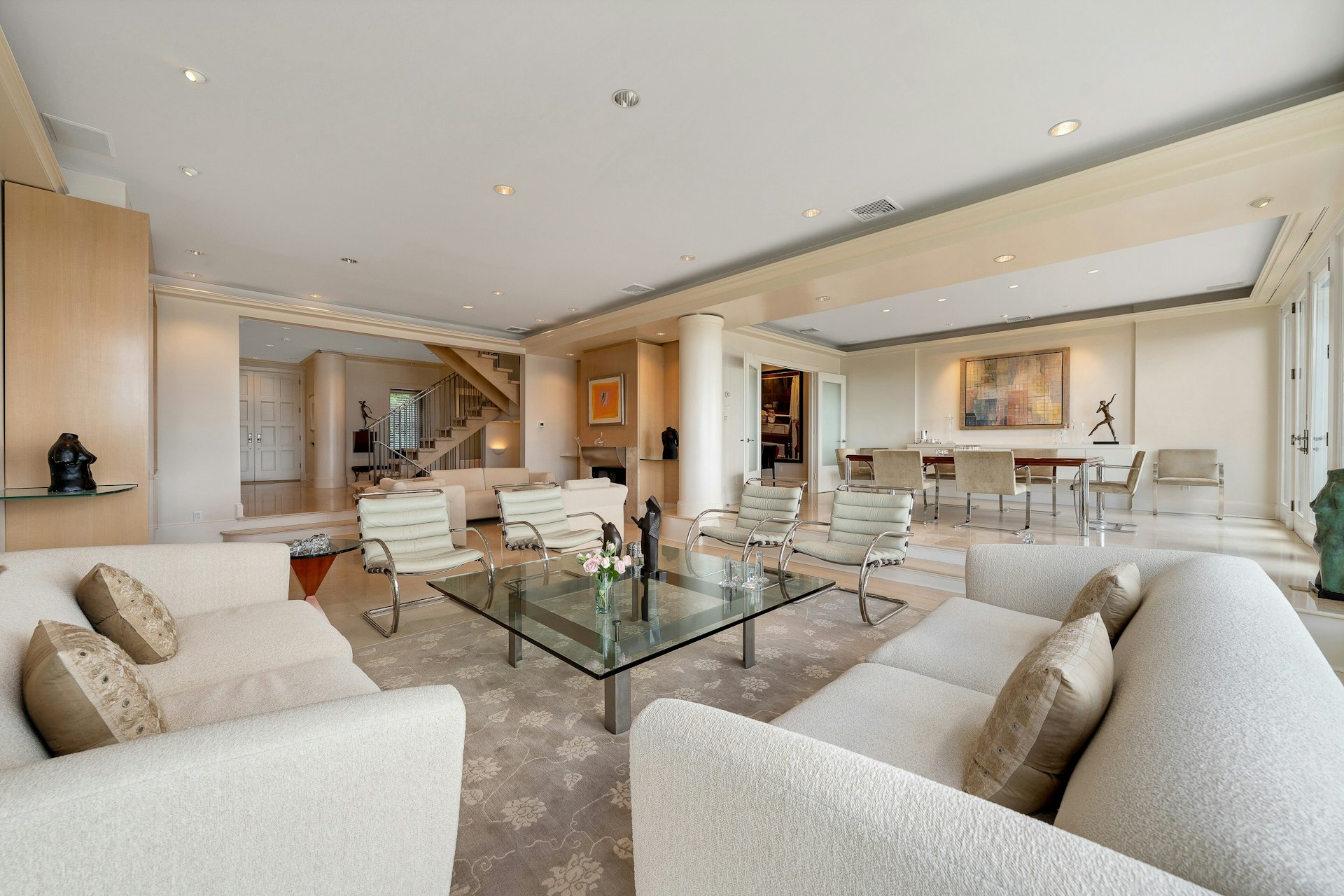 4 Ascot Way 