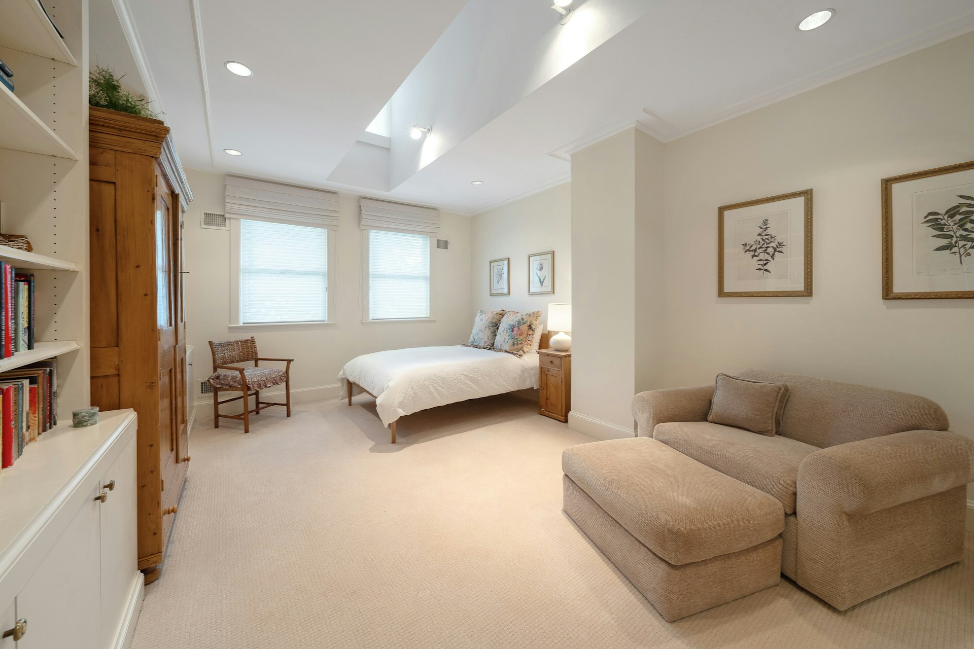 4 Ascot Way 
