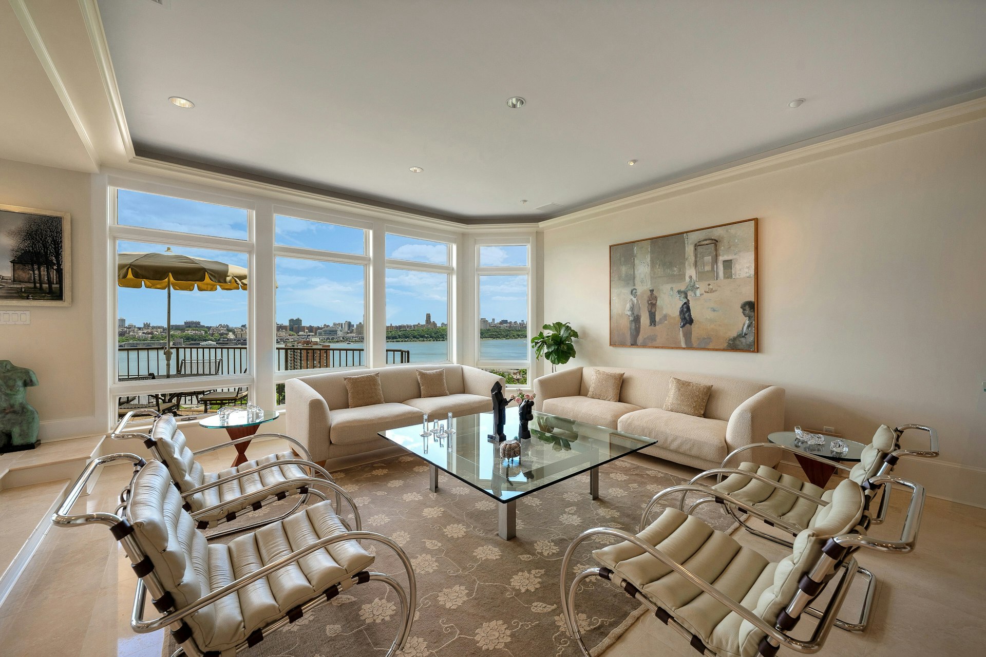 4 Ascot Way 