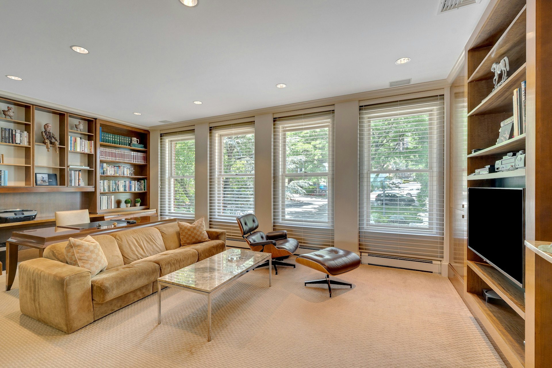 4 Ascot Way 