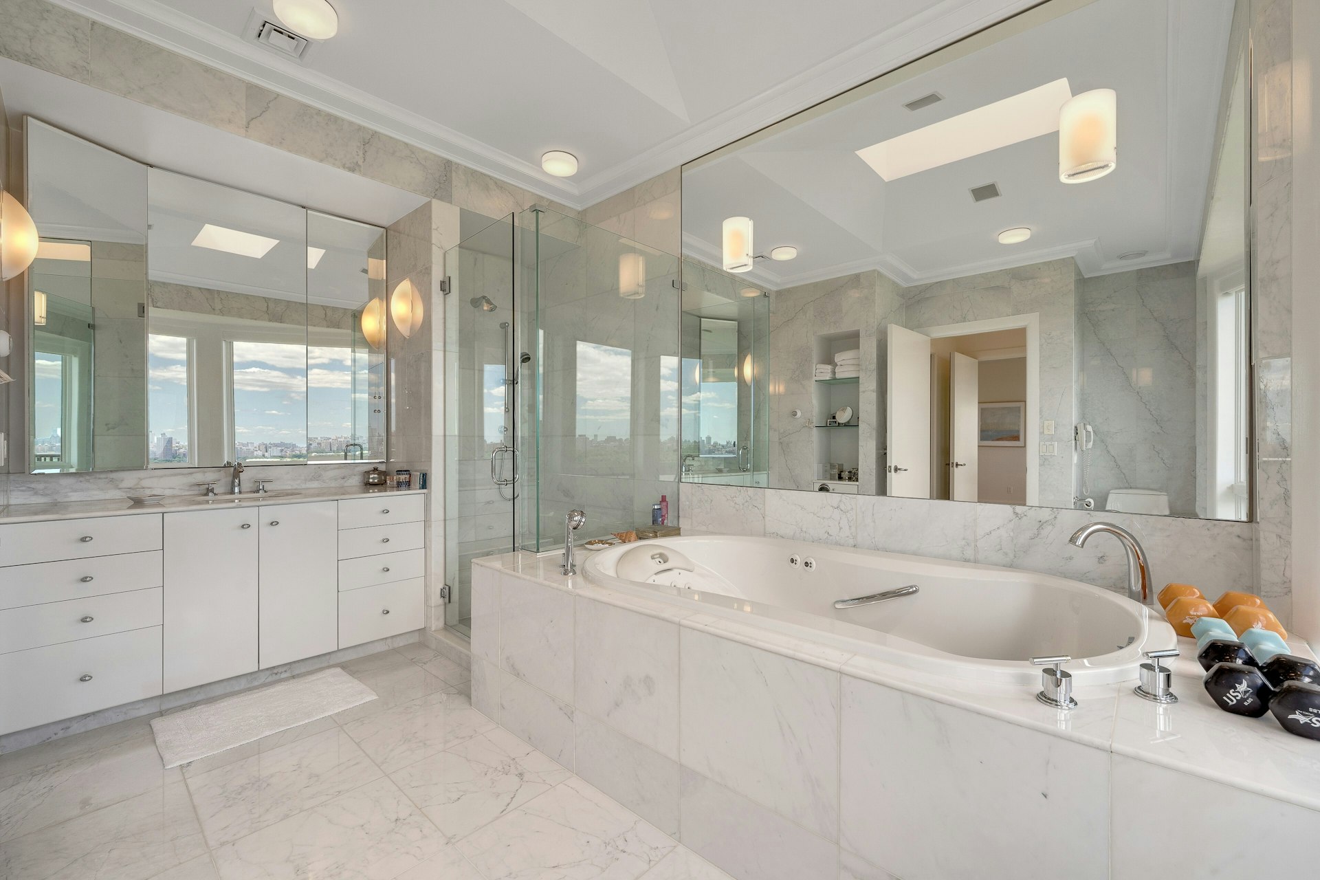 4 Ascot Way 