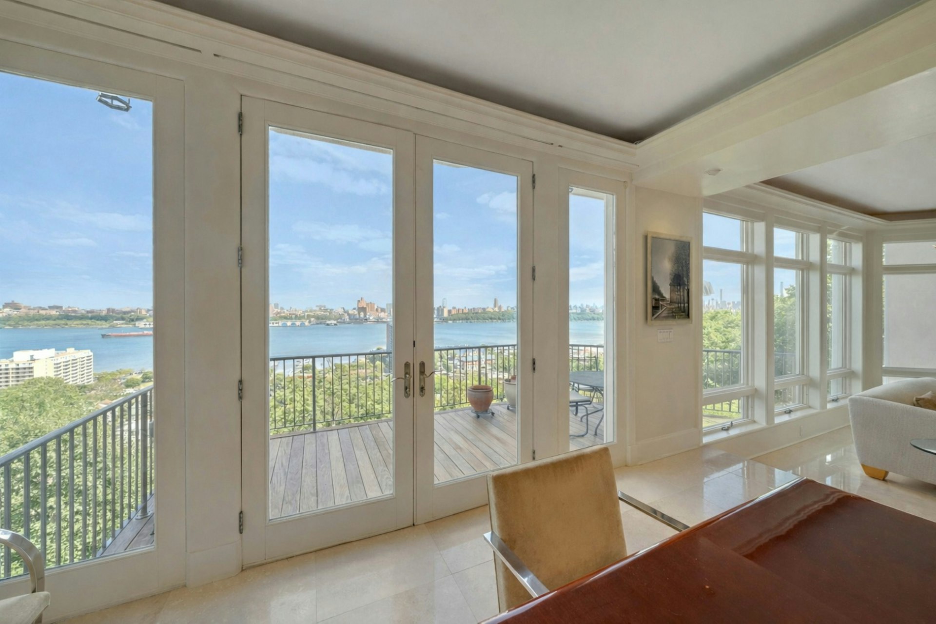 4 Ascot Way 
