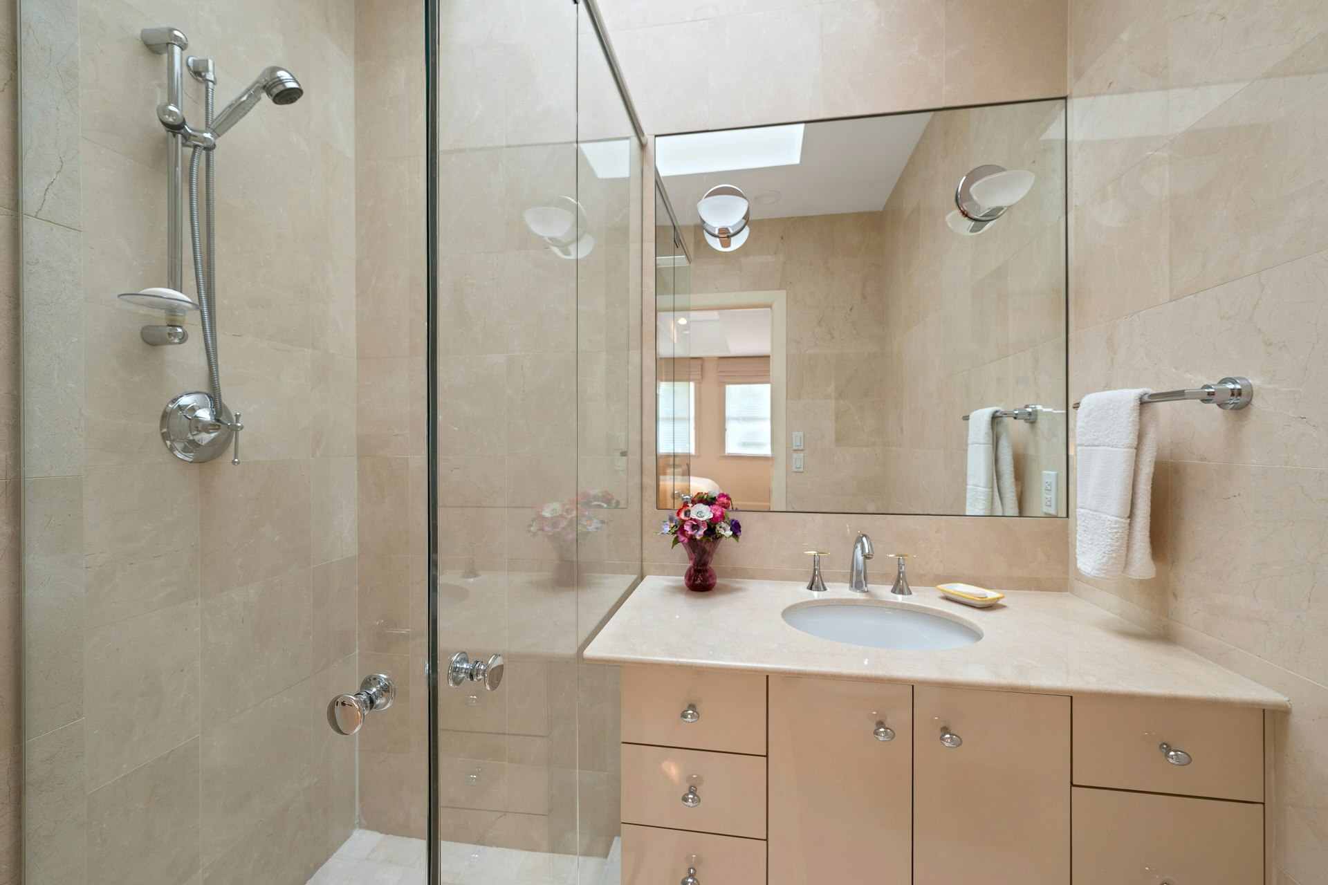 4 Ascot Way 
