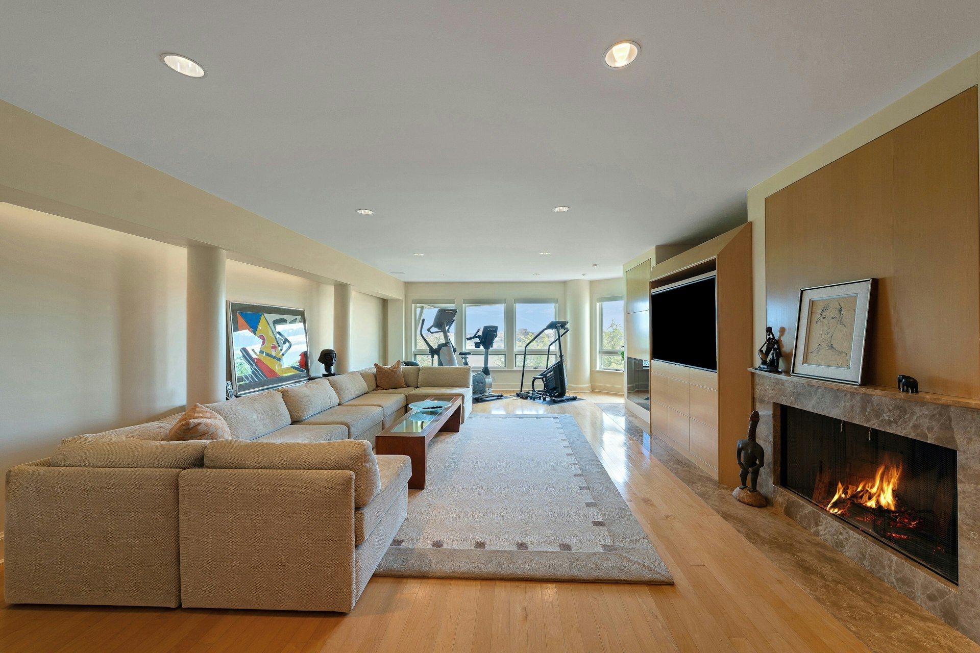4 Ascot Way 