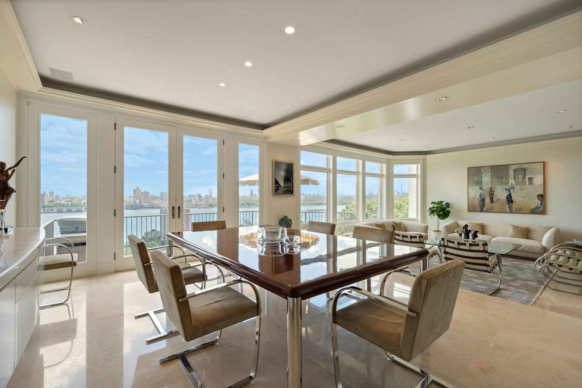 4 Ascot Way 