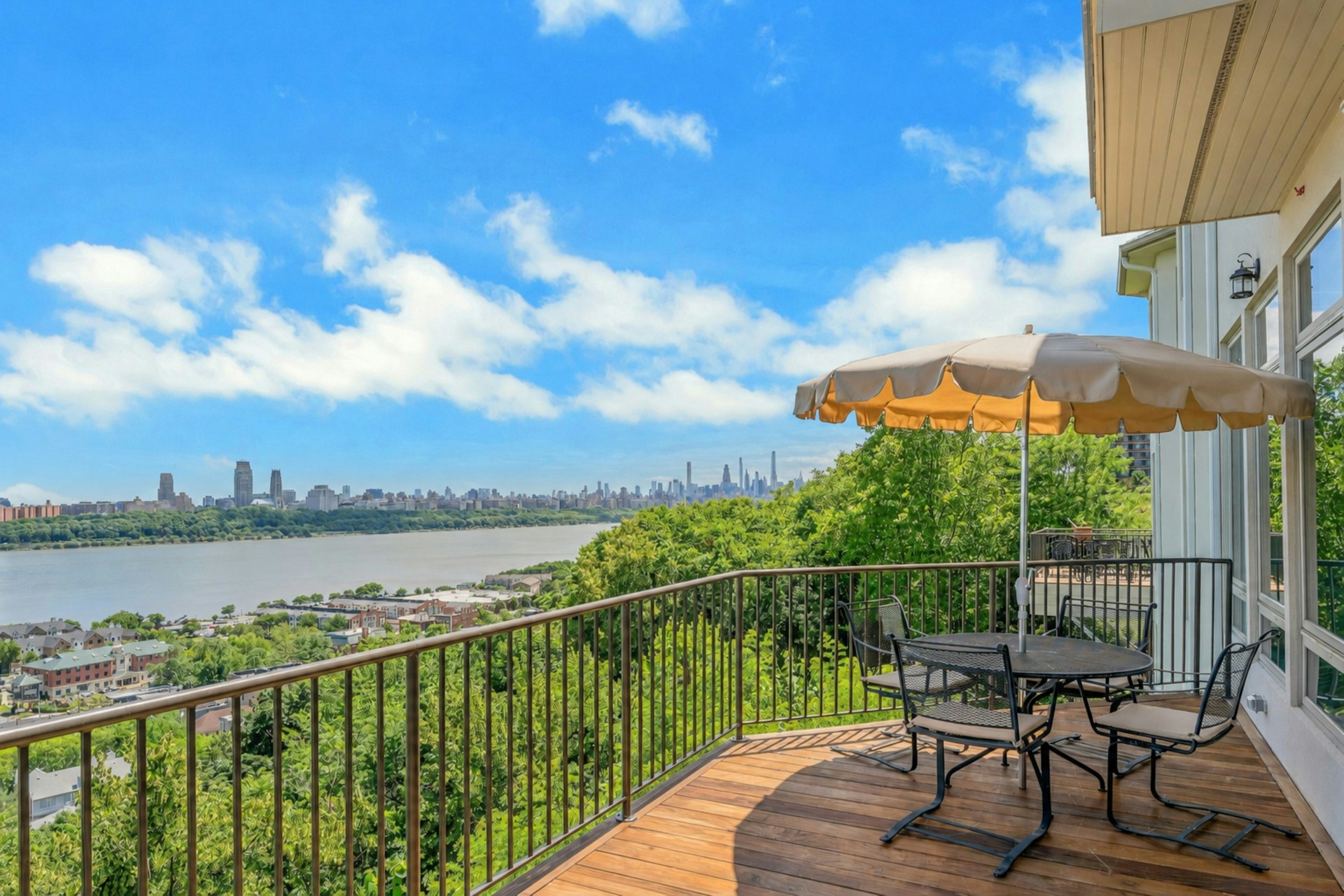 4 Ascot Way 