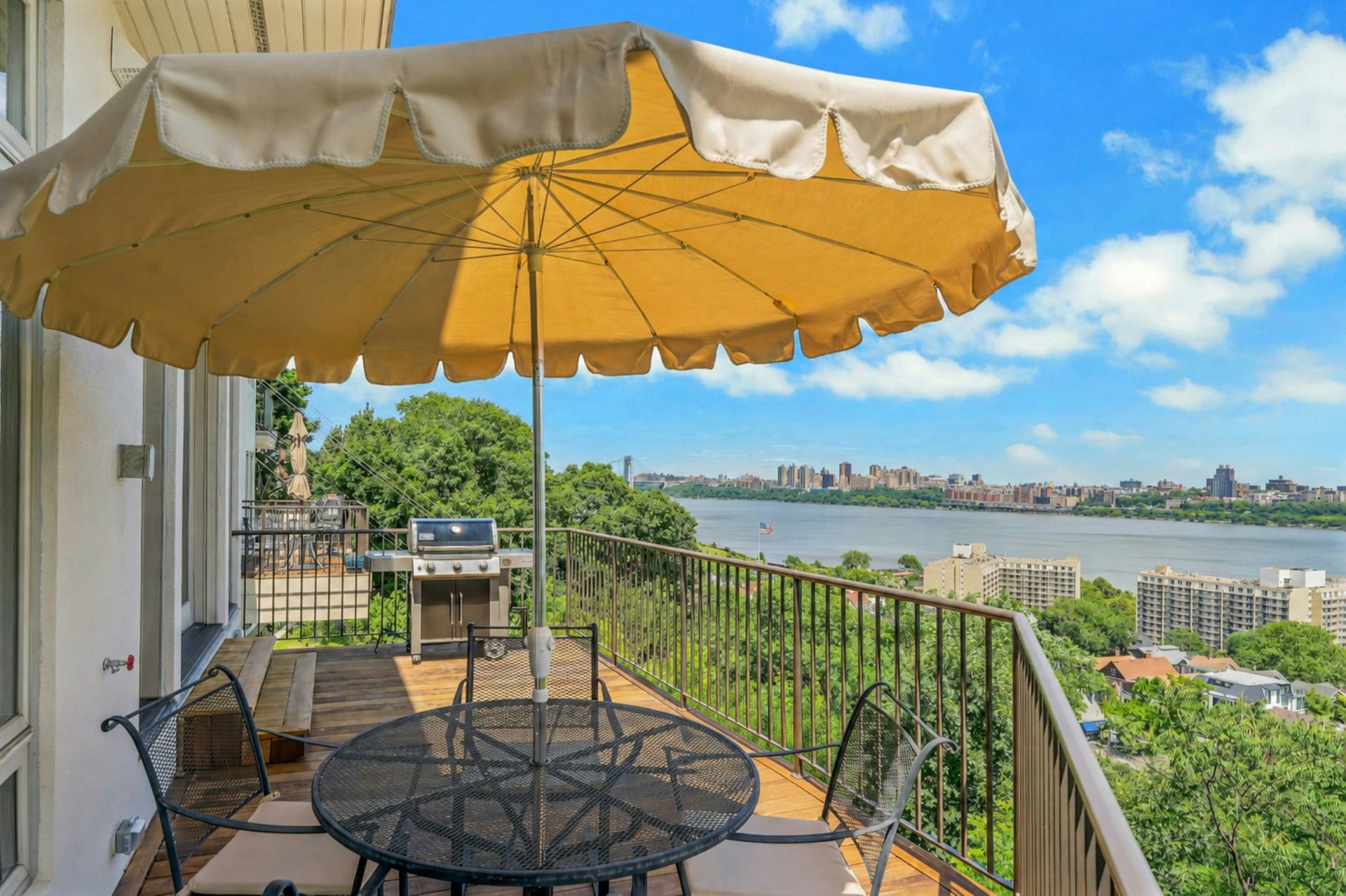 4 Ascot Way 