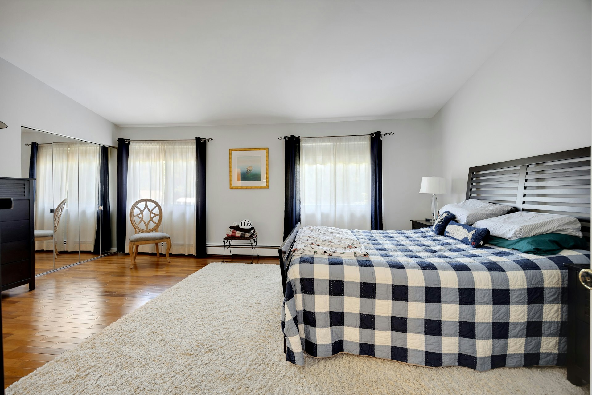 22 Hampton Court 422