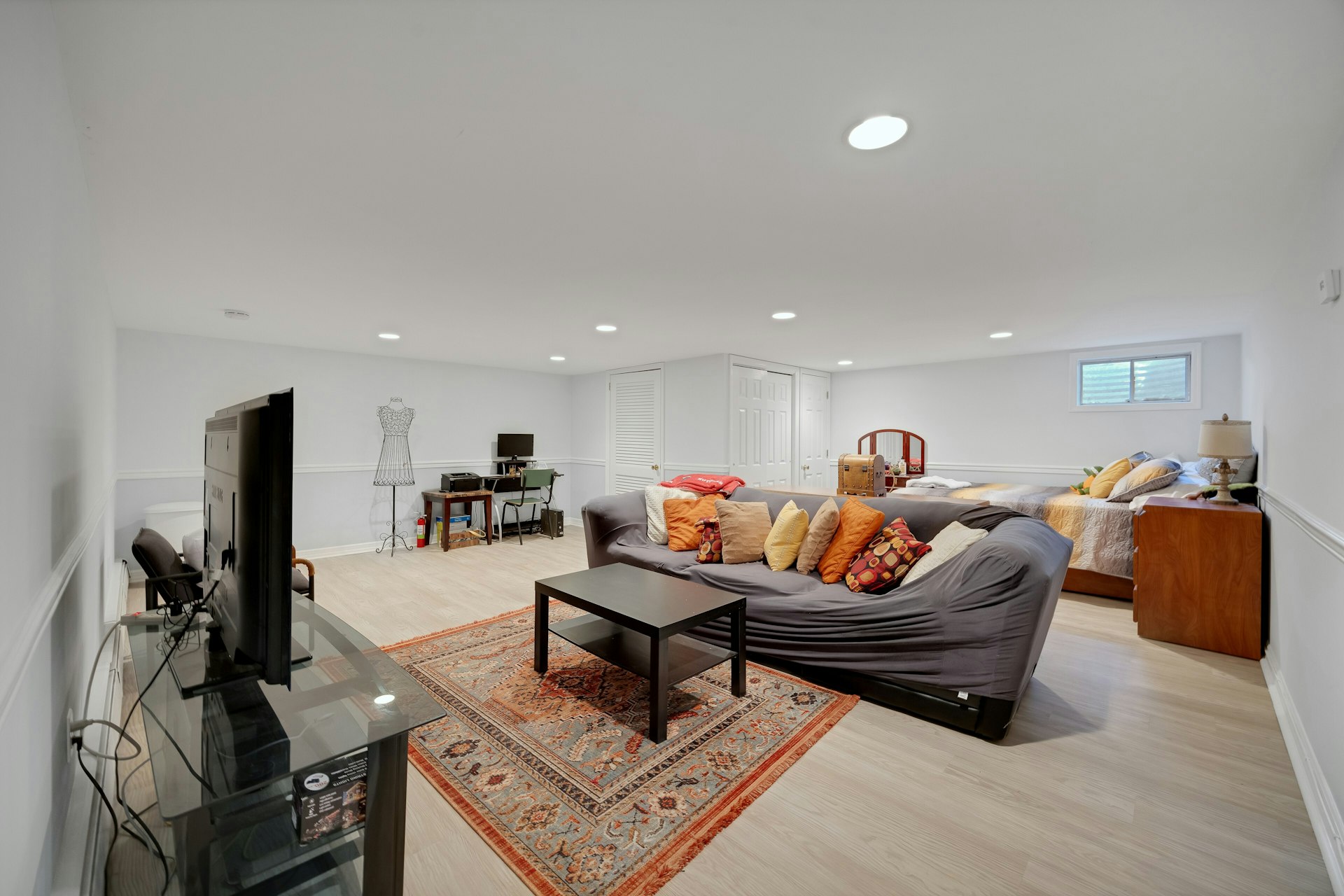 22 Hampton Court 422