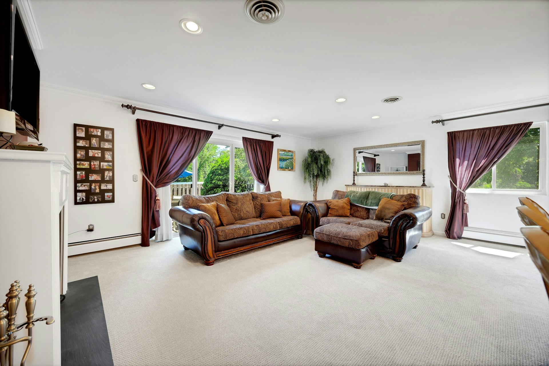 22 Hampton Court 422
