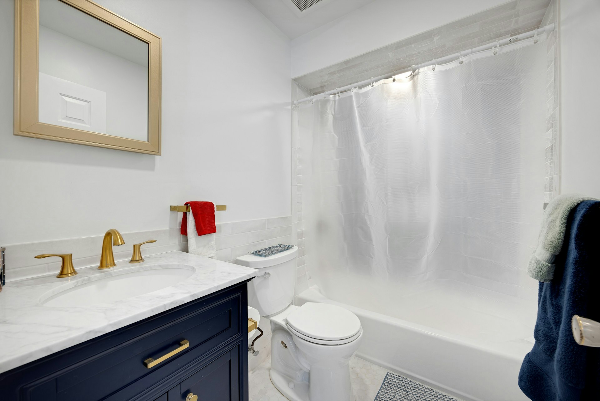 22 Hampton Court 422