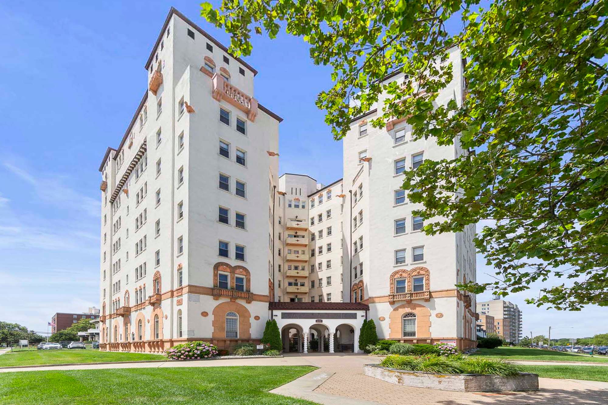 400 Deal Lake Unit# 7H