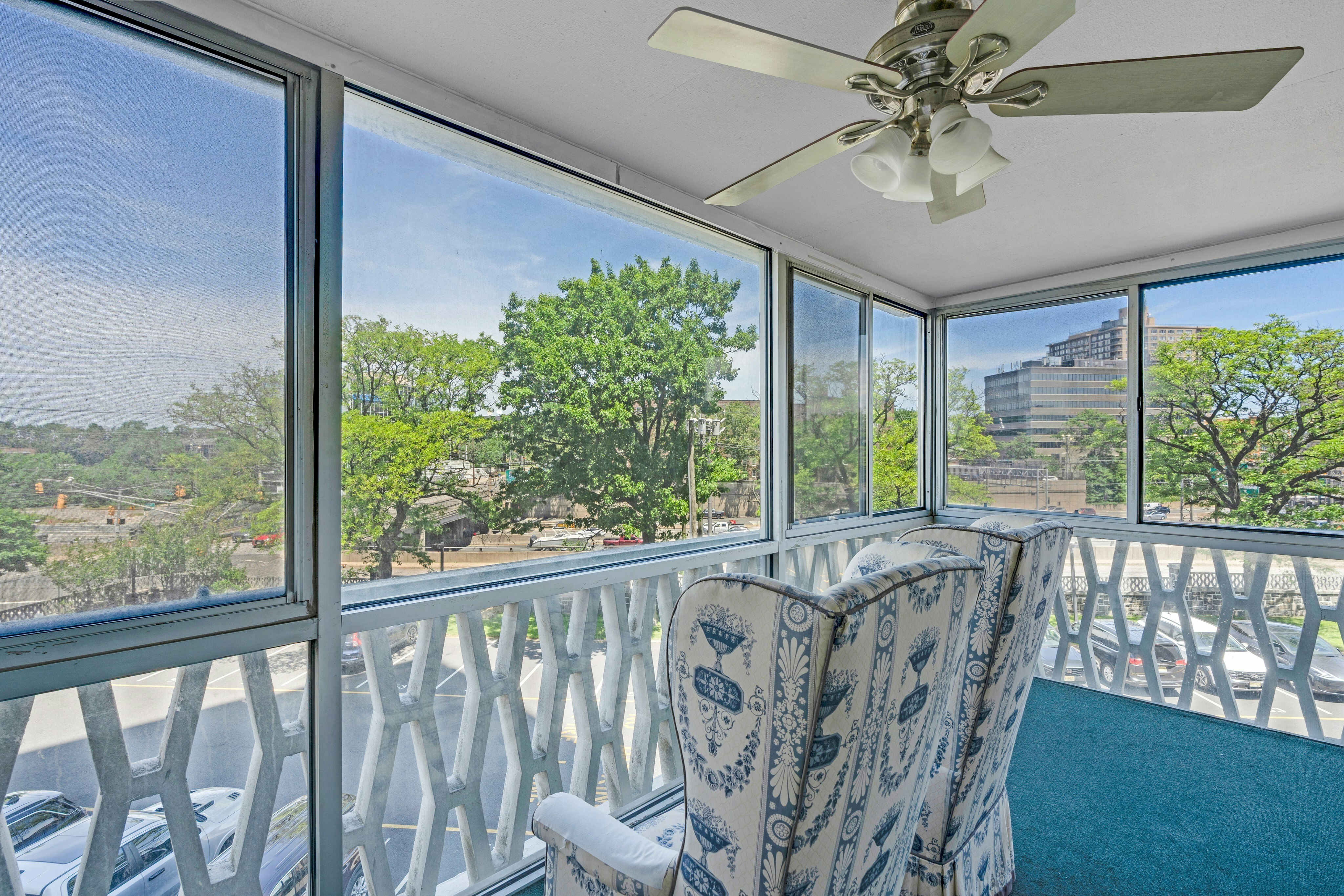 2100 Linwood Avenue #3S