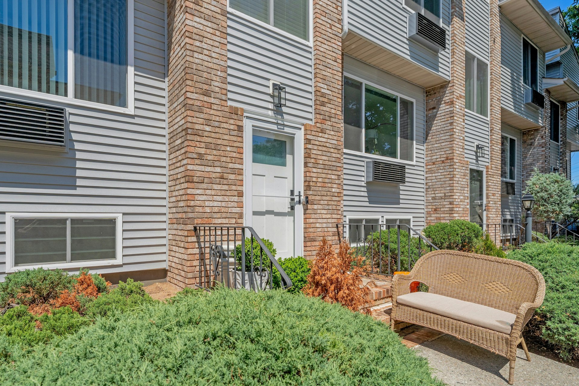 228 Johnson Unit# 5