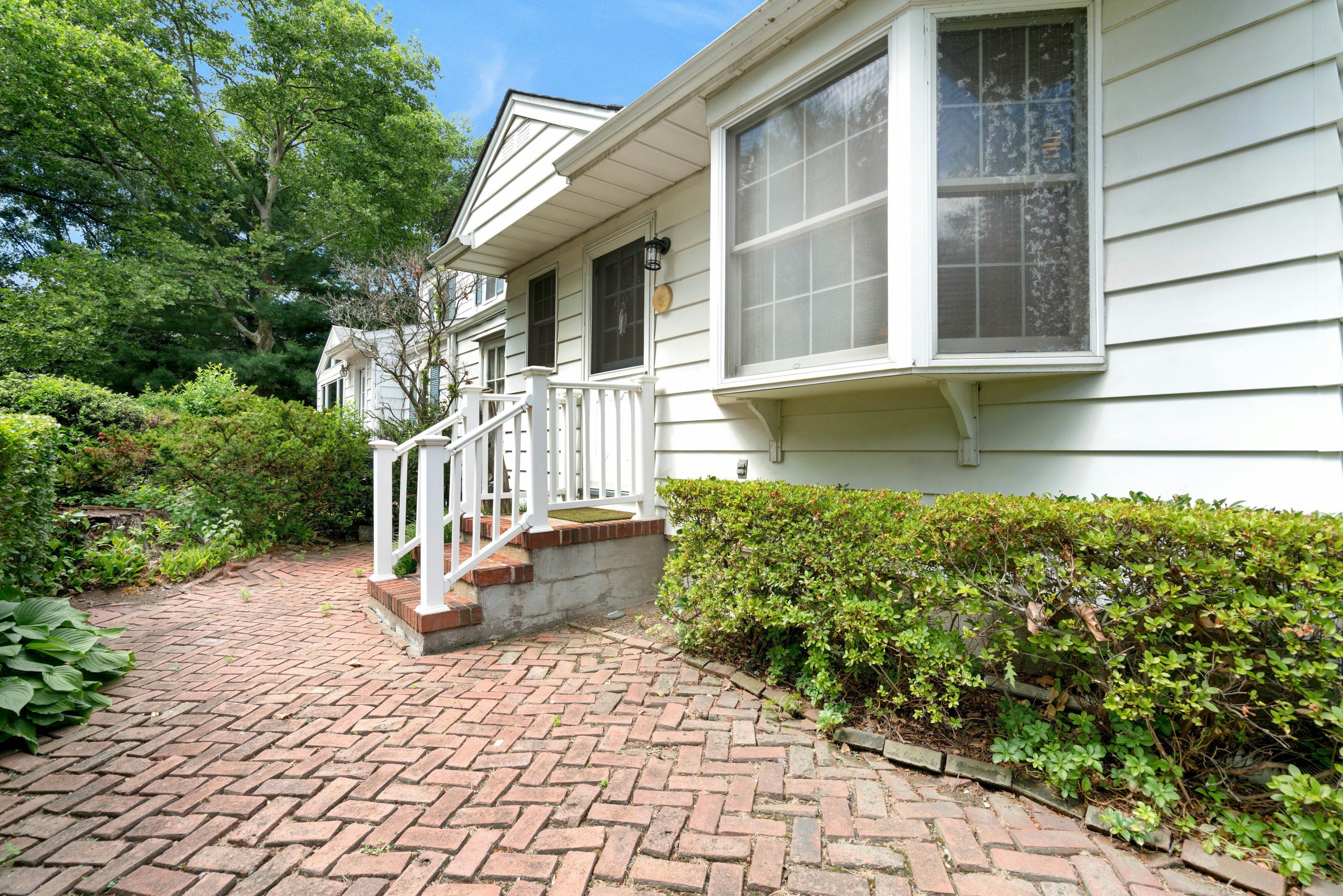 12 Bancroft Place 