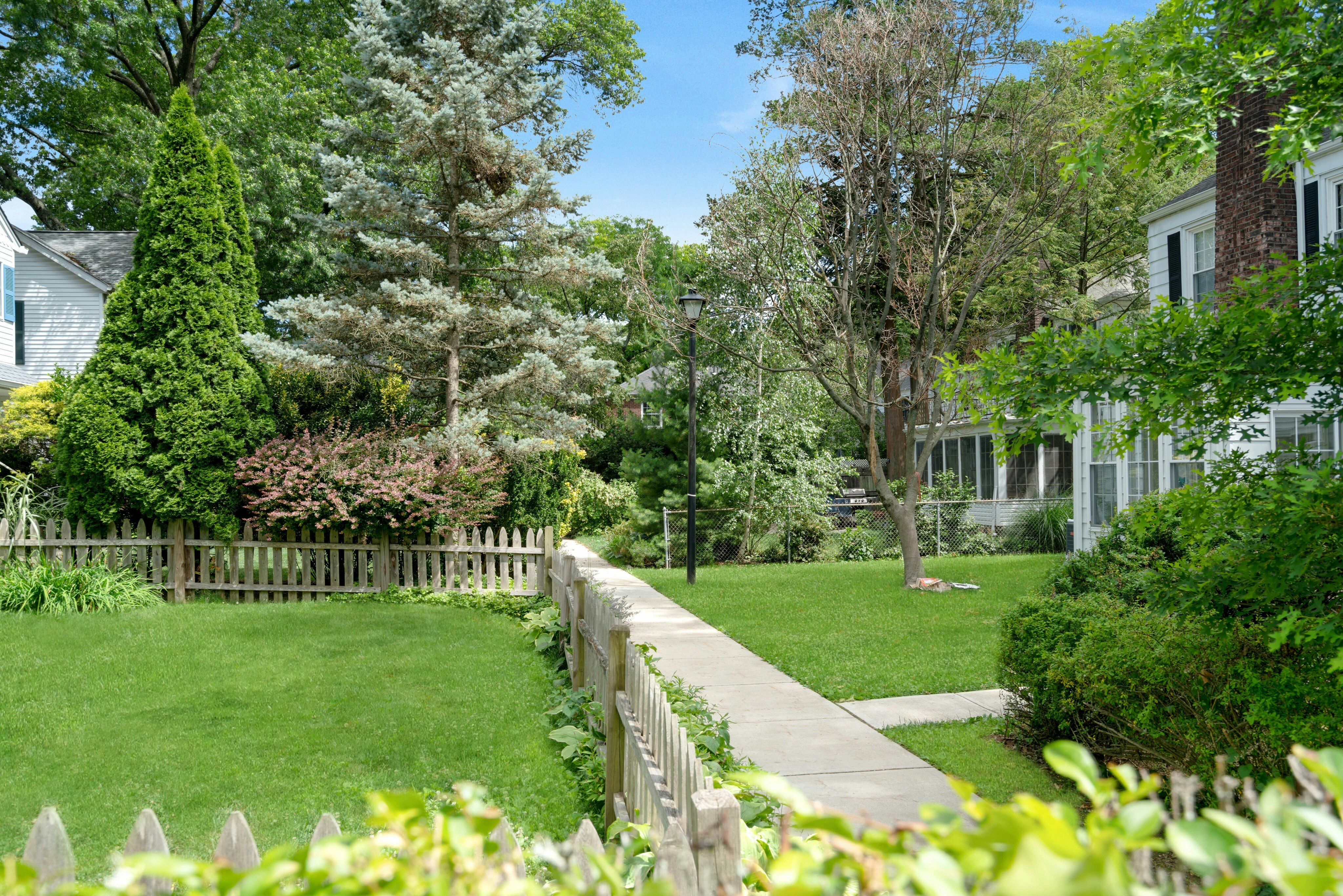 12 Bancroft Place 