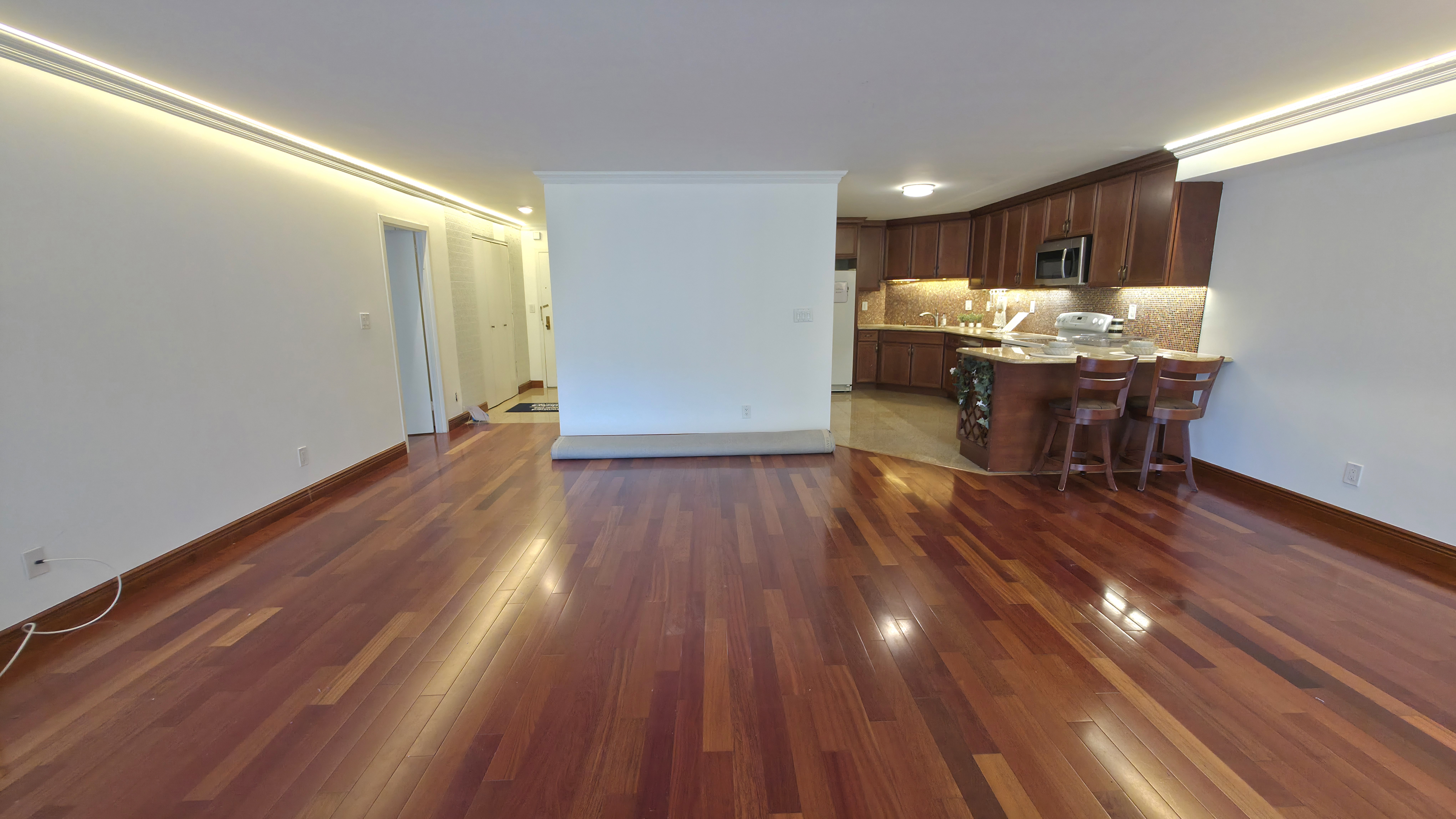 1055 River Road #302